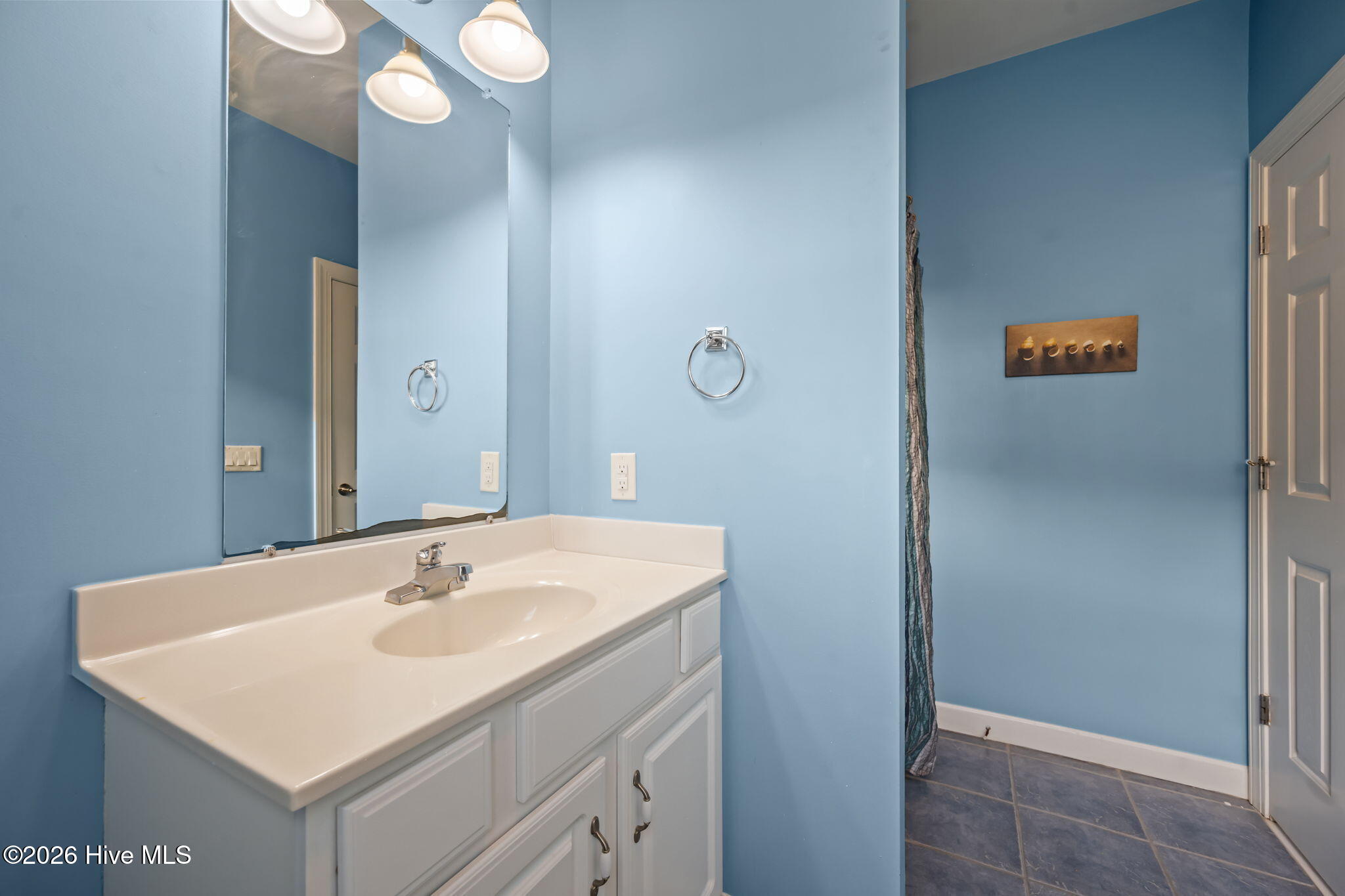 100565208 | Photo 50