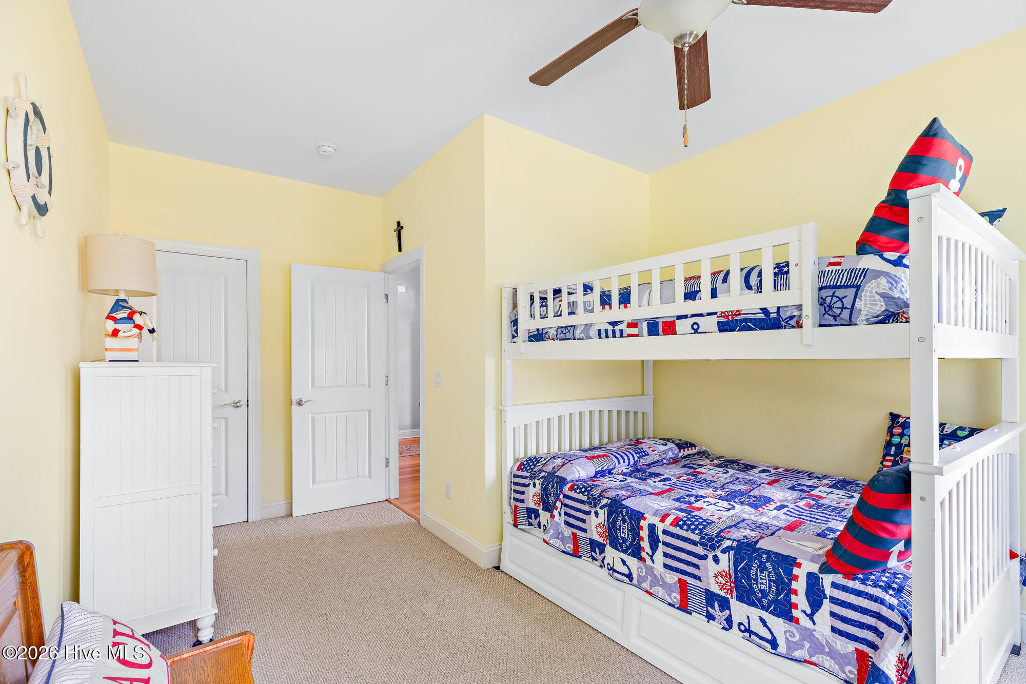 100567738 | Photo 37