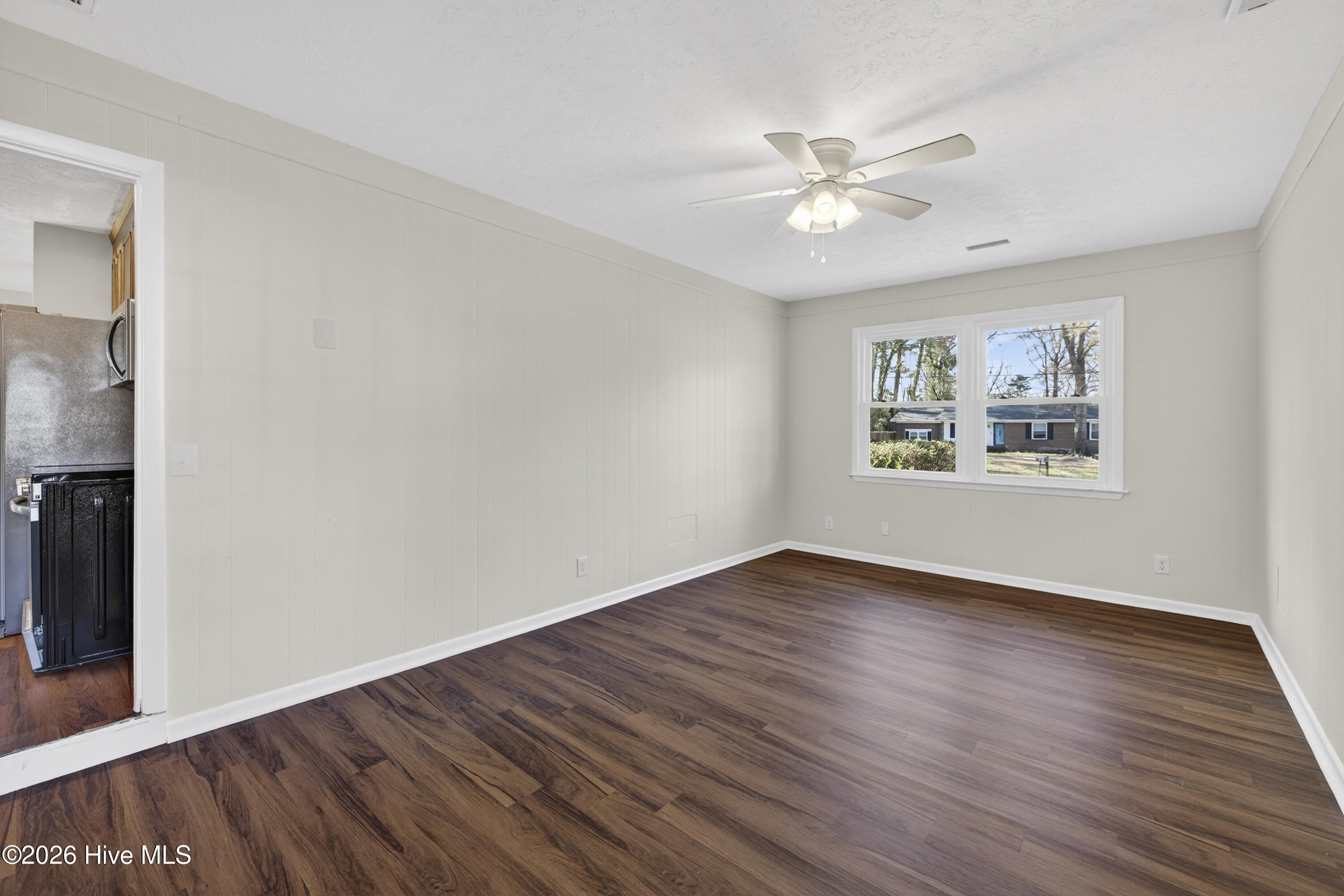 100560540 | Photo 28