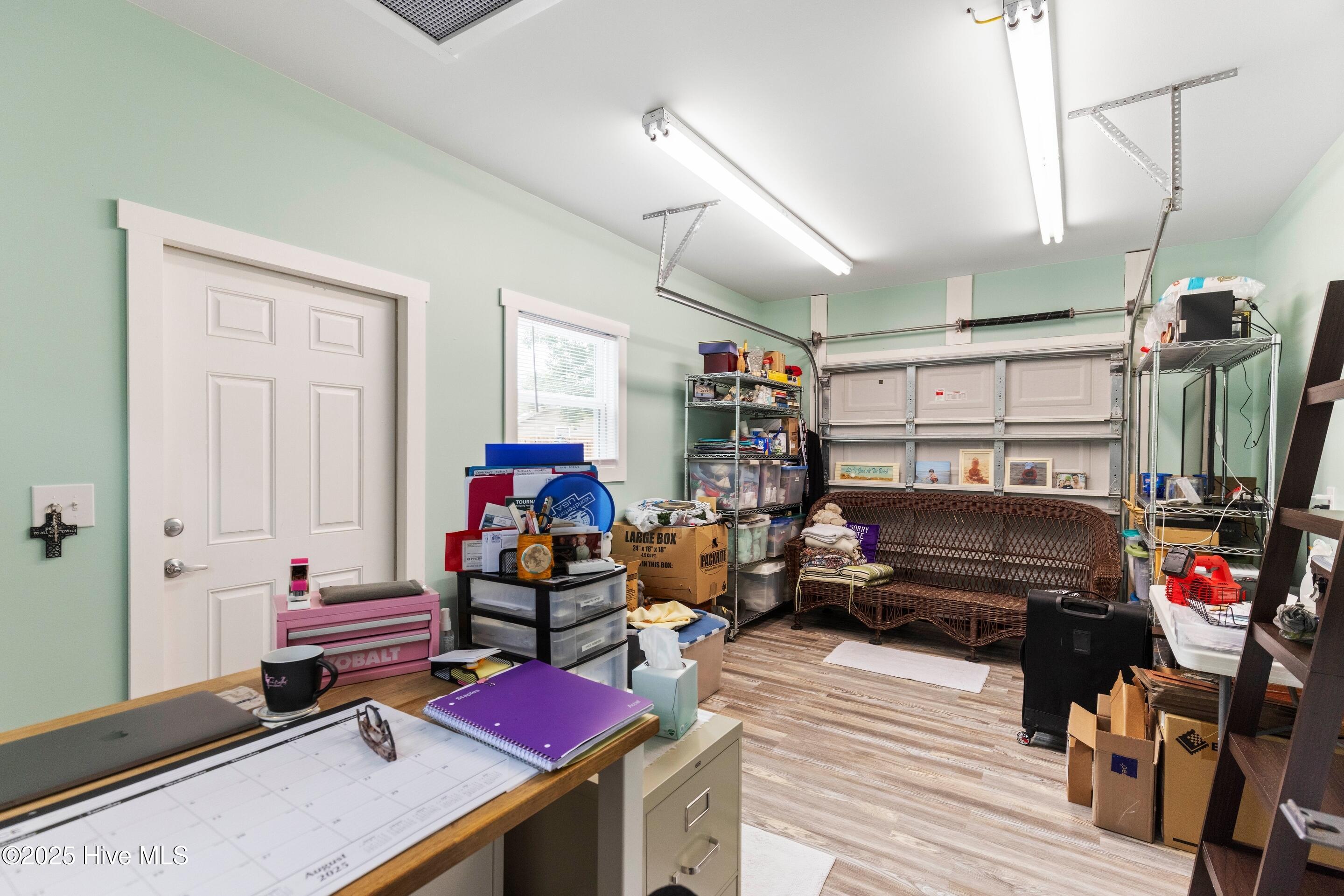 100526521 | Photo 60