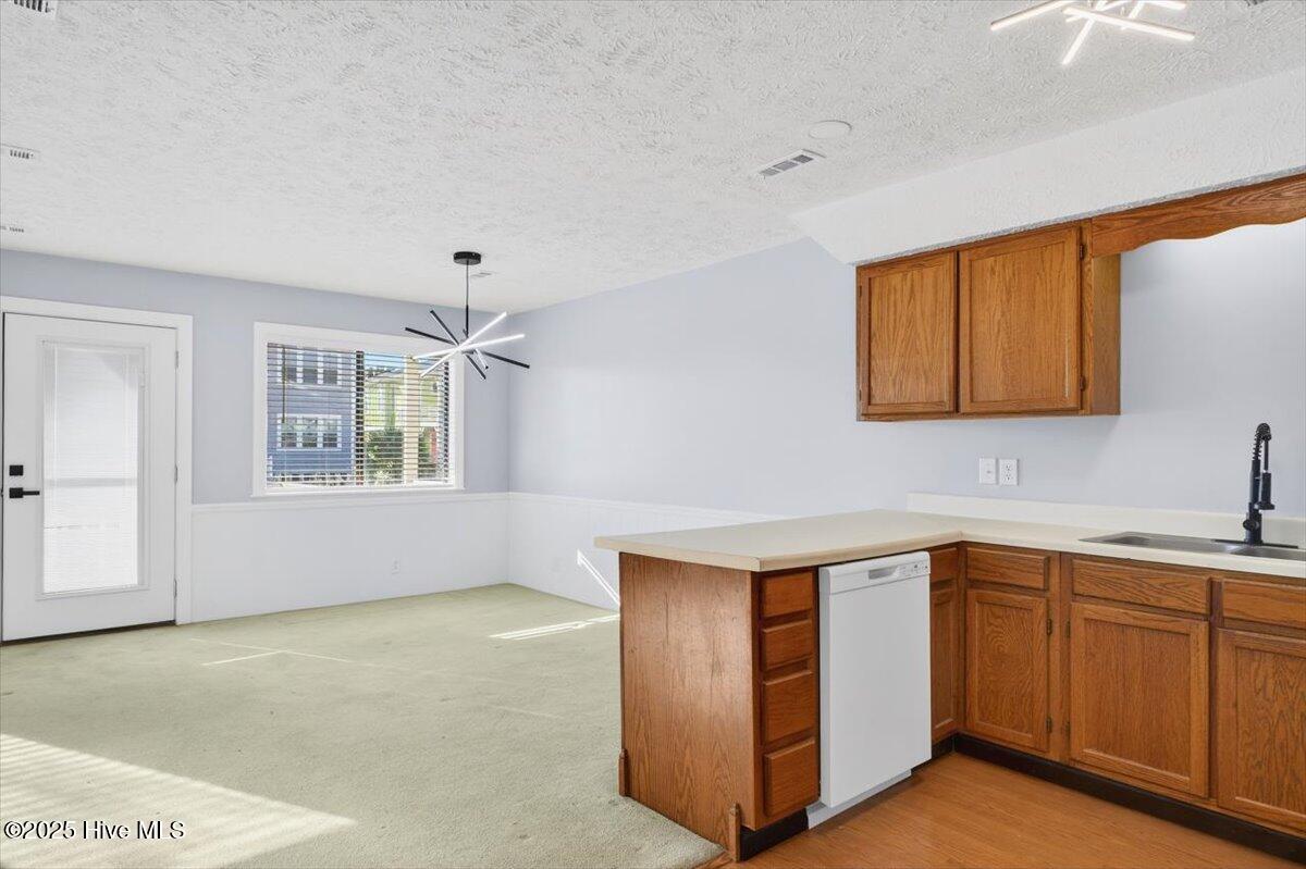 100531909 | Photo 17