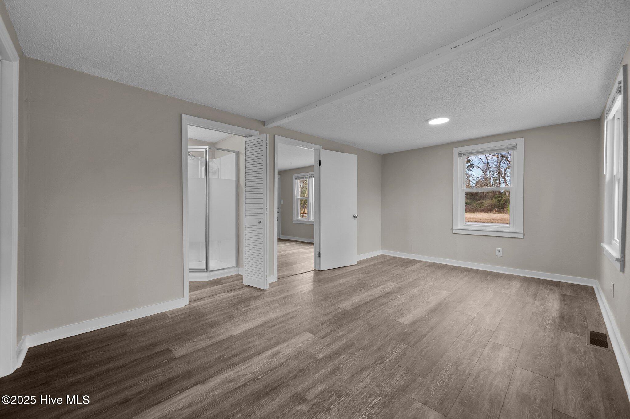 100568304 | Photo 17