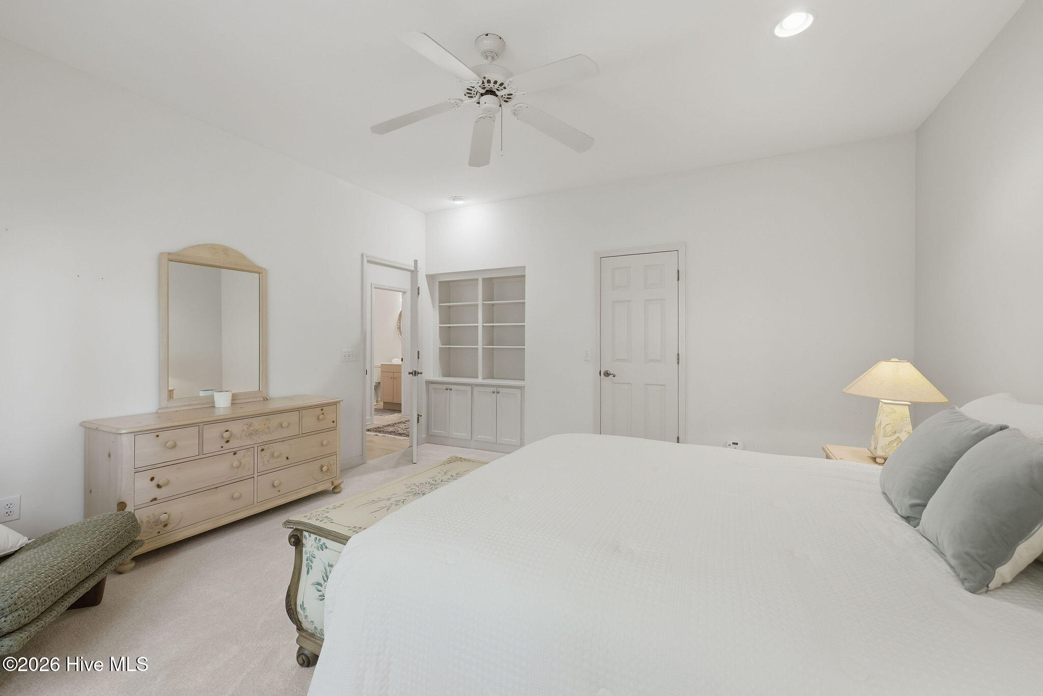 100570378 | Photo 35