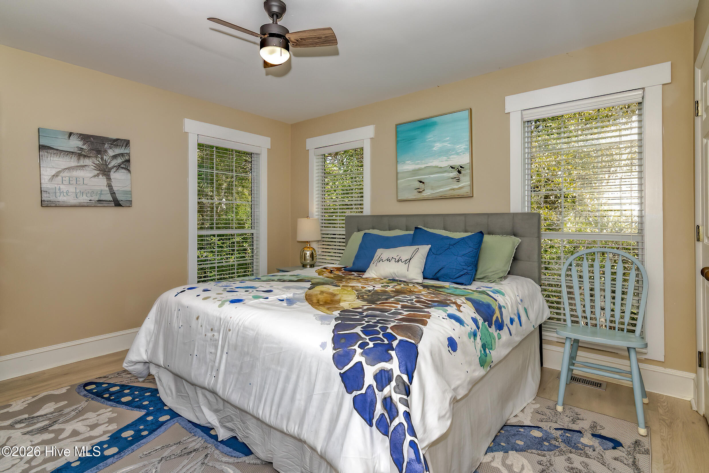 100557285 | Photo 24