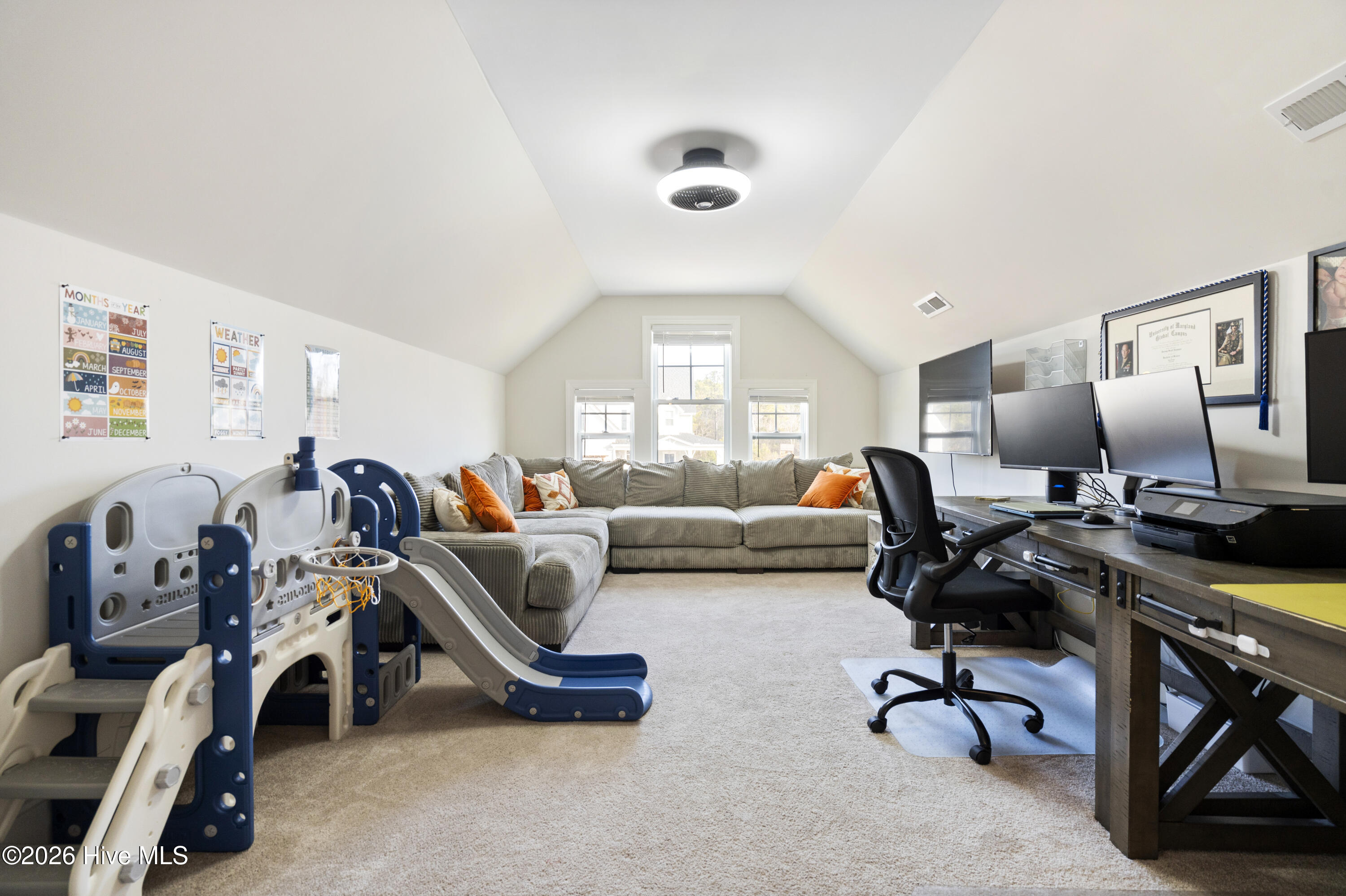 100552467 | Photo 44