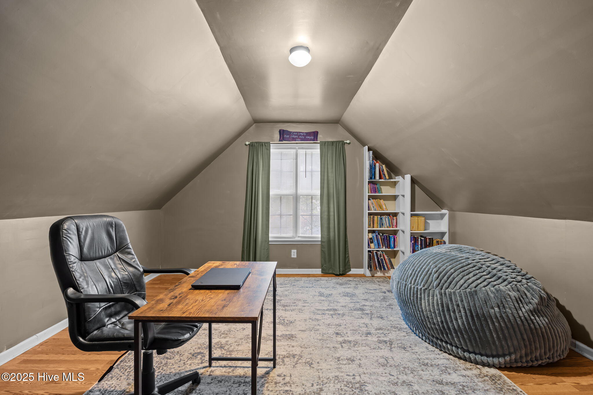 100543555 | Photo 30