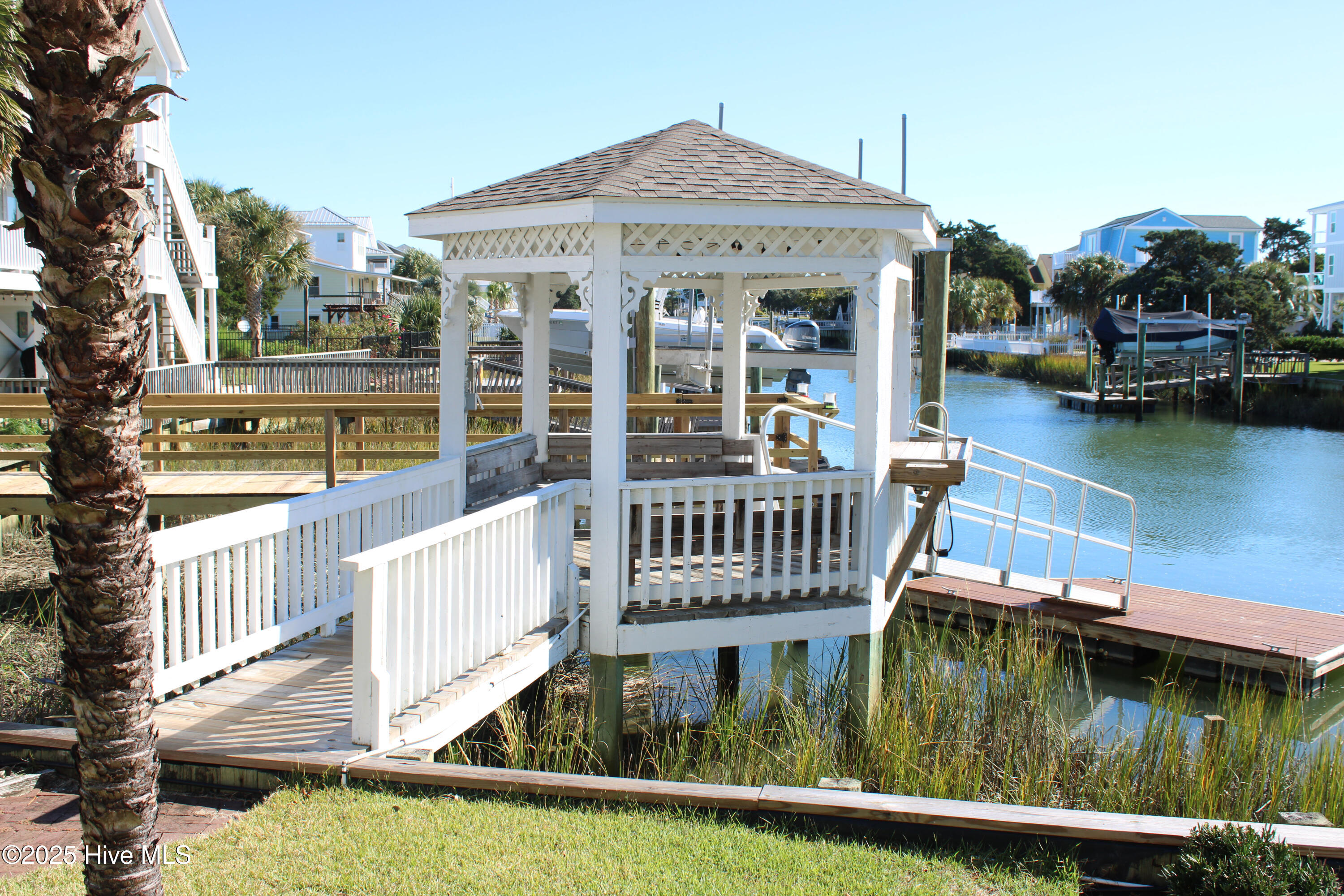 100539017 | Photo 41