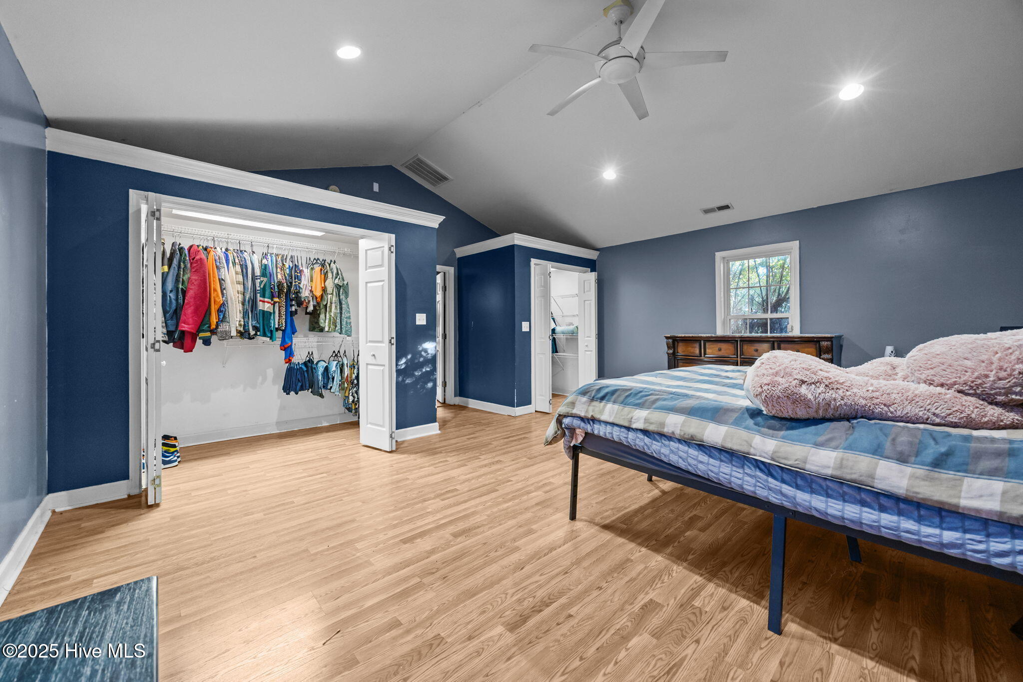 100544873 | Photo 14