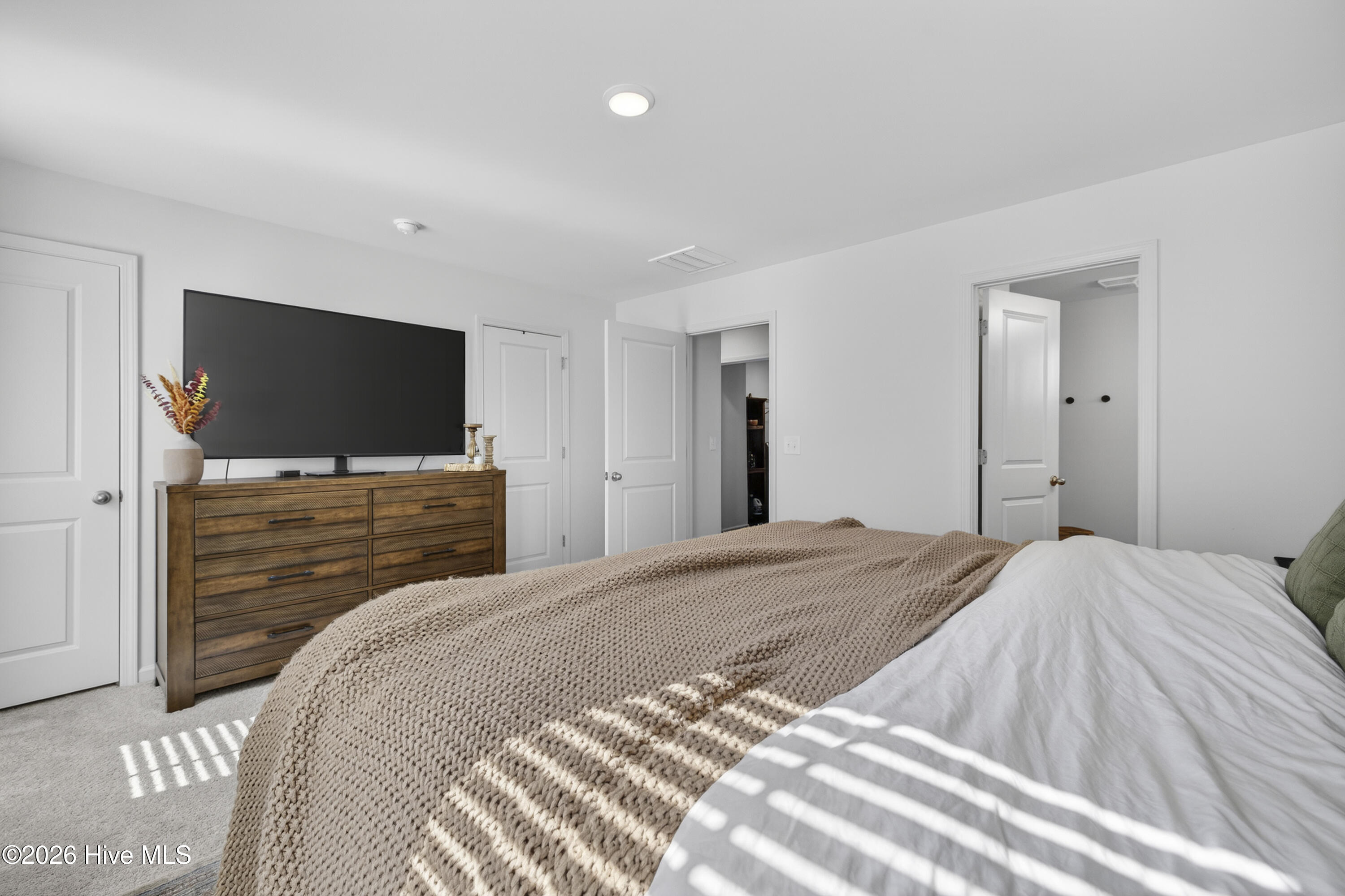 100554086 | Photo 30