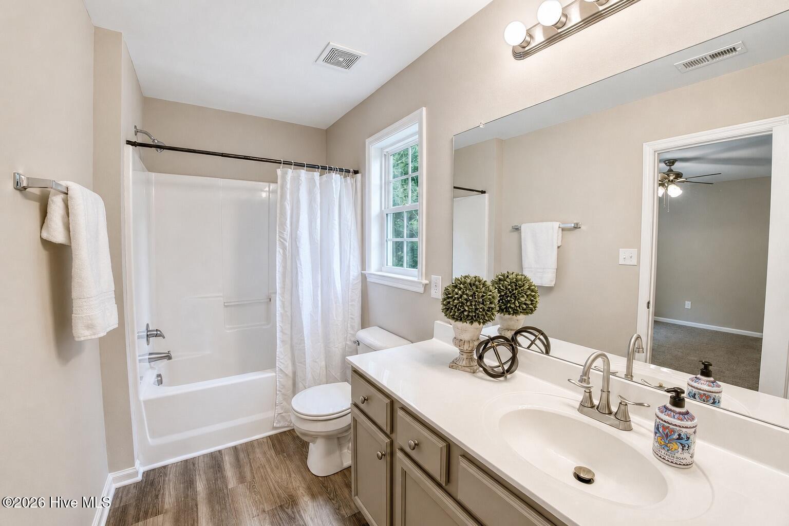 303 Big Tree Lane,Chinquapin