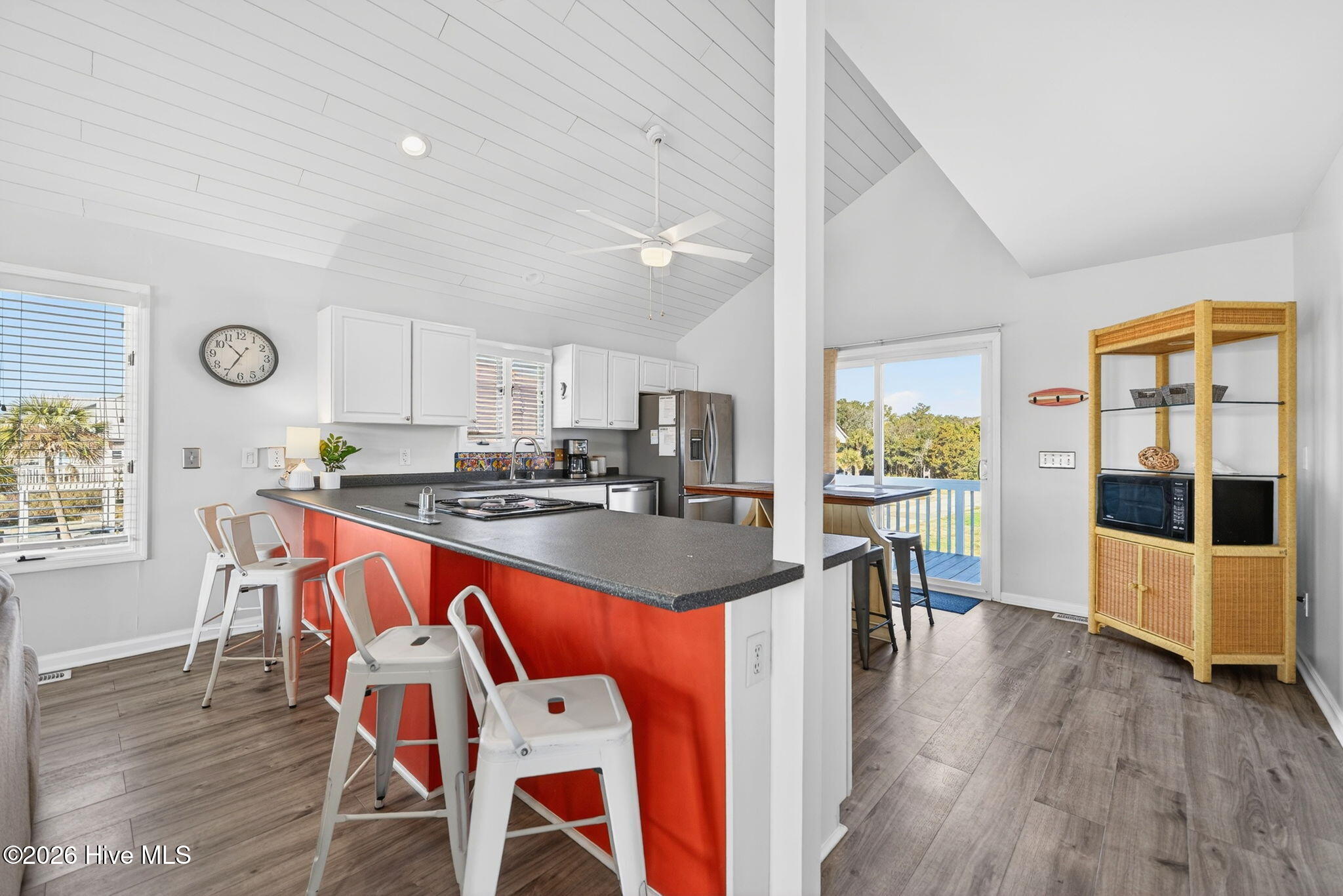 100556711 | Photo 15