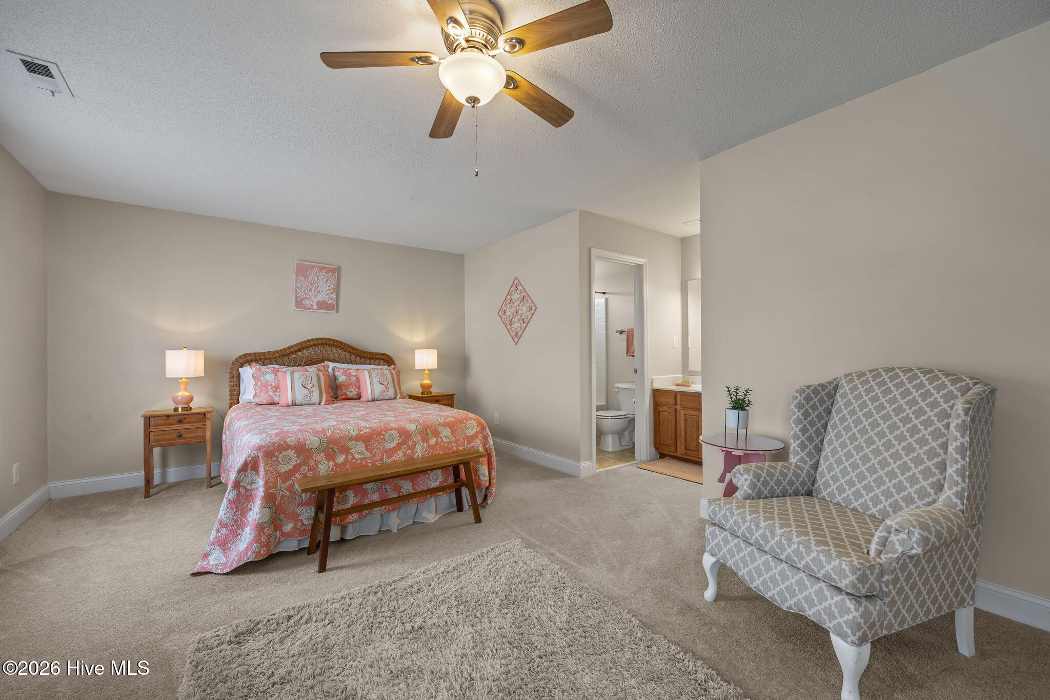 100570536 | Photo 28