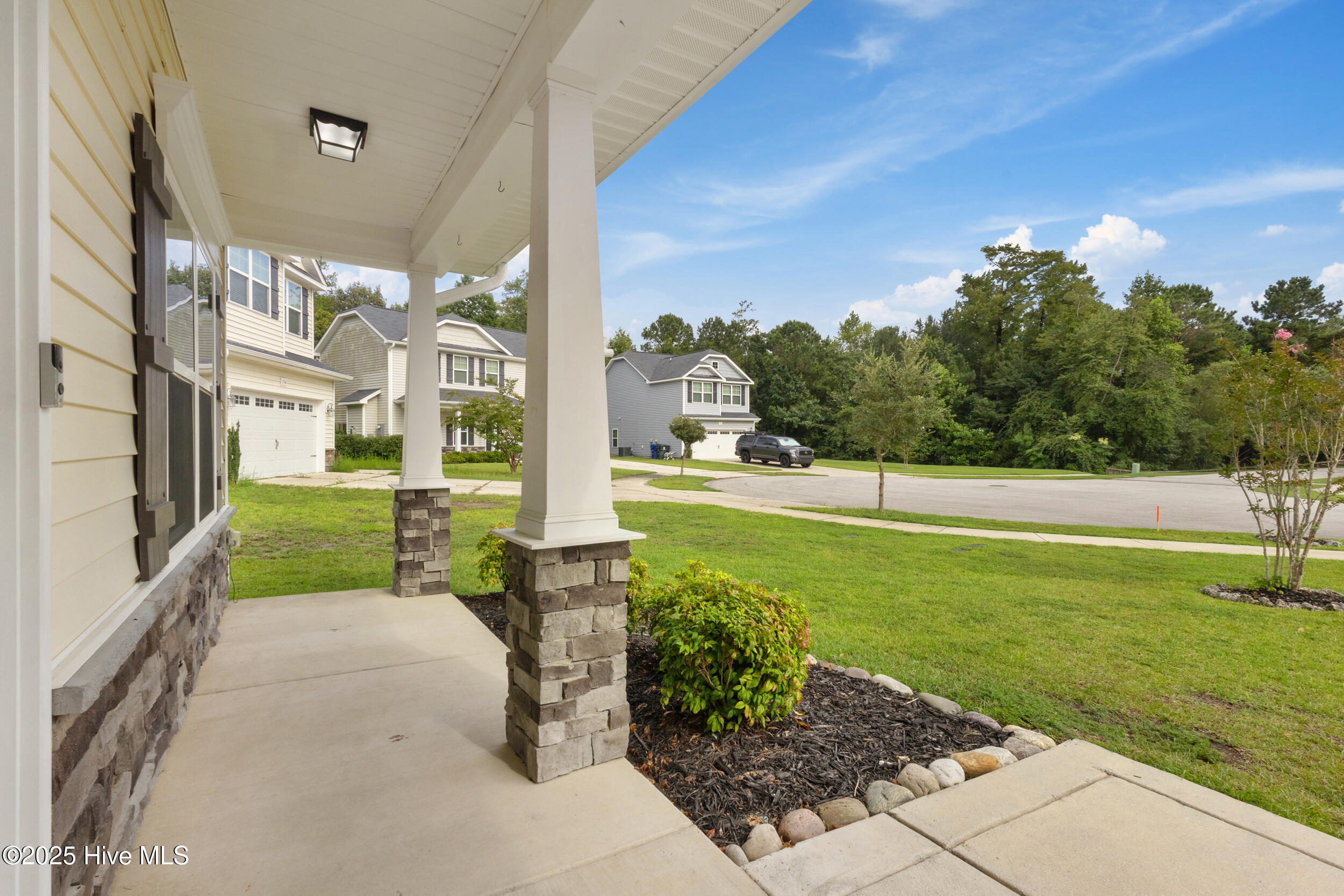 100521845 | Photo 46