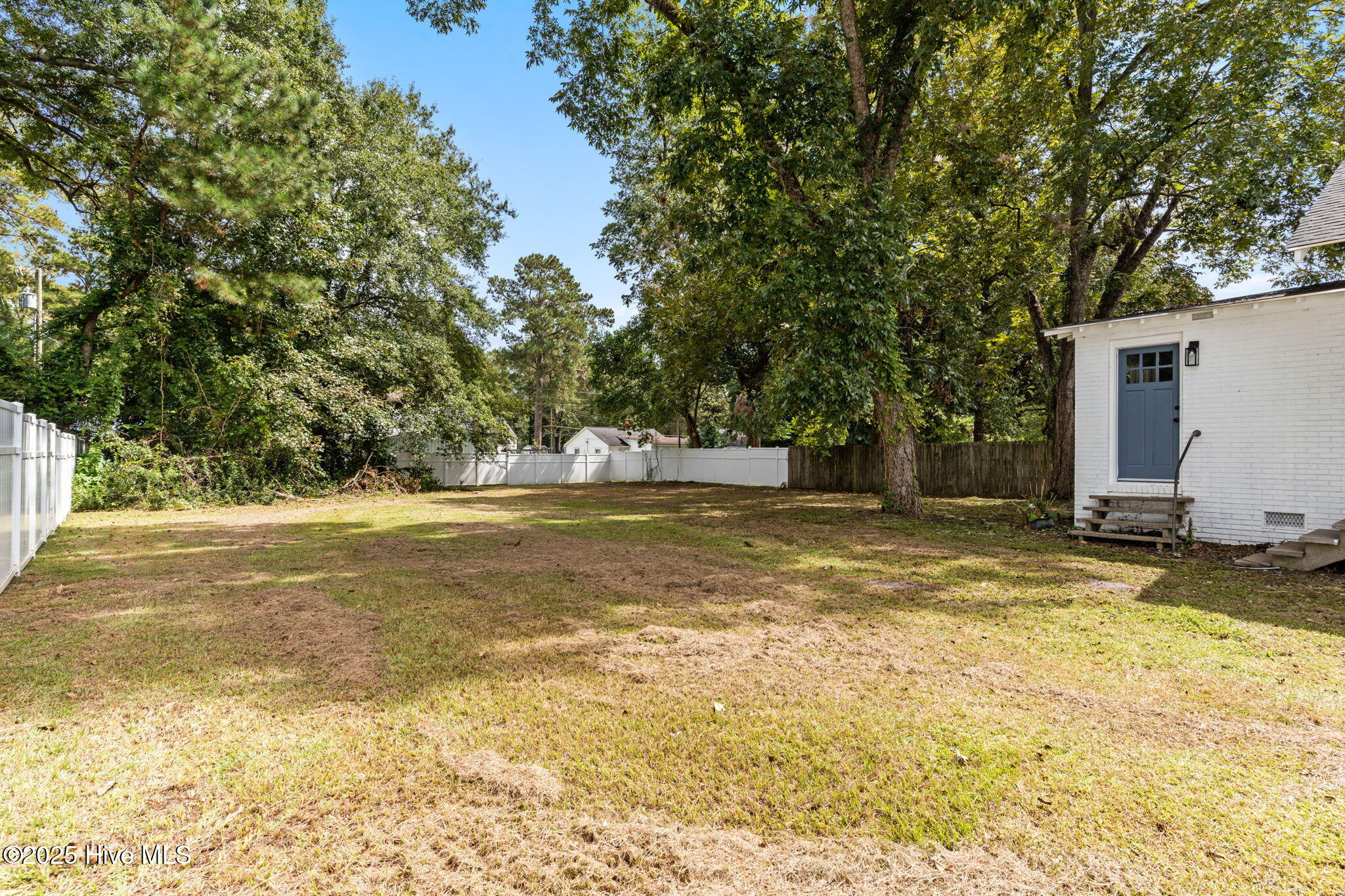 100533933 | Photo 46