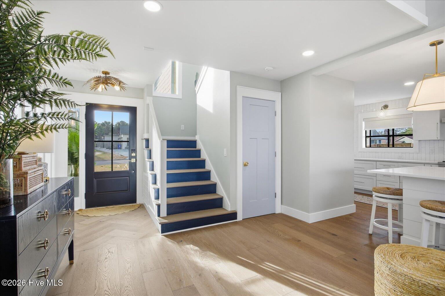 100548243 | Photo 12