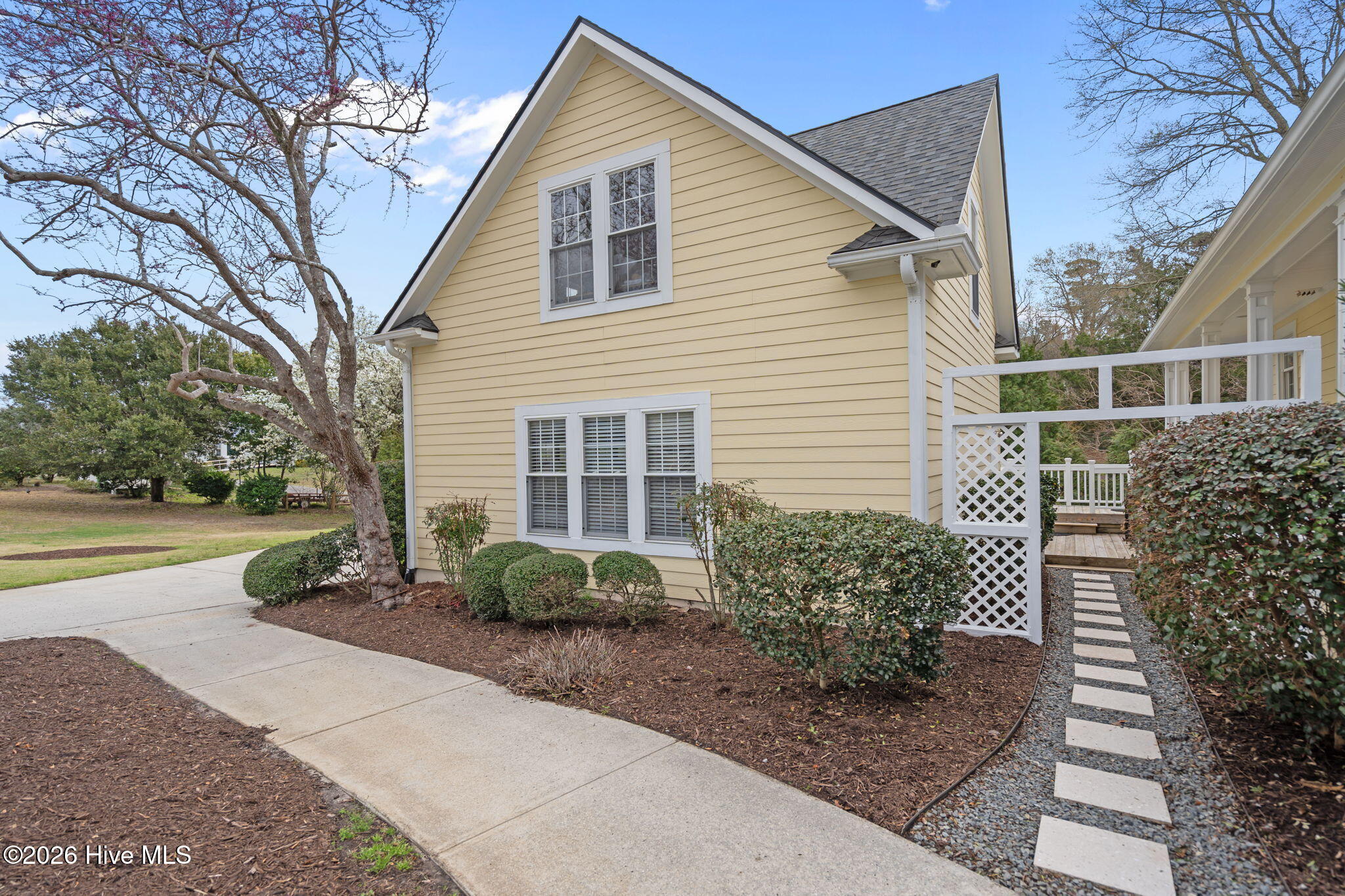 100560775 | Photo 45