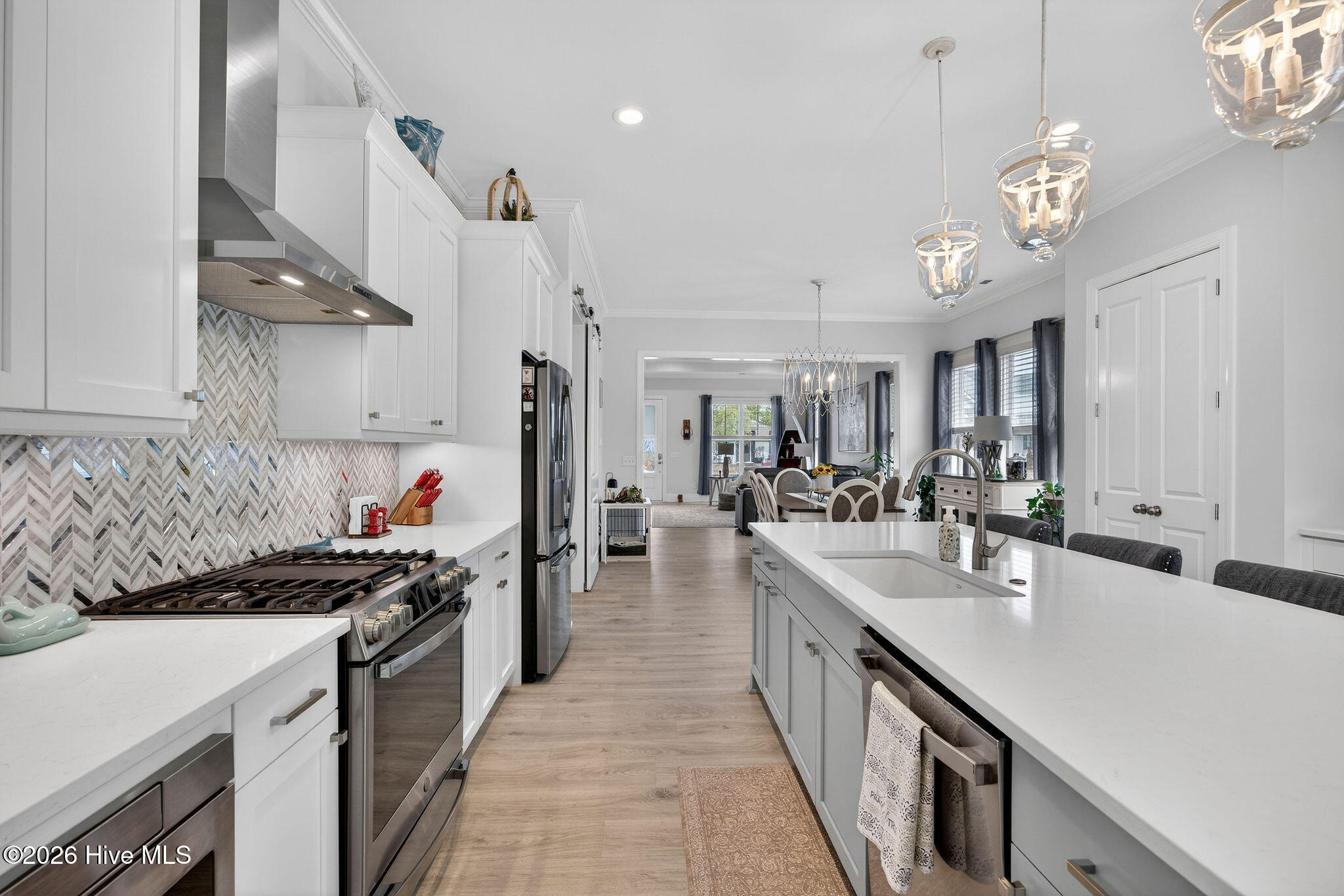 100557303 | Photo 20