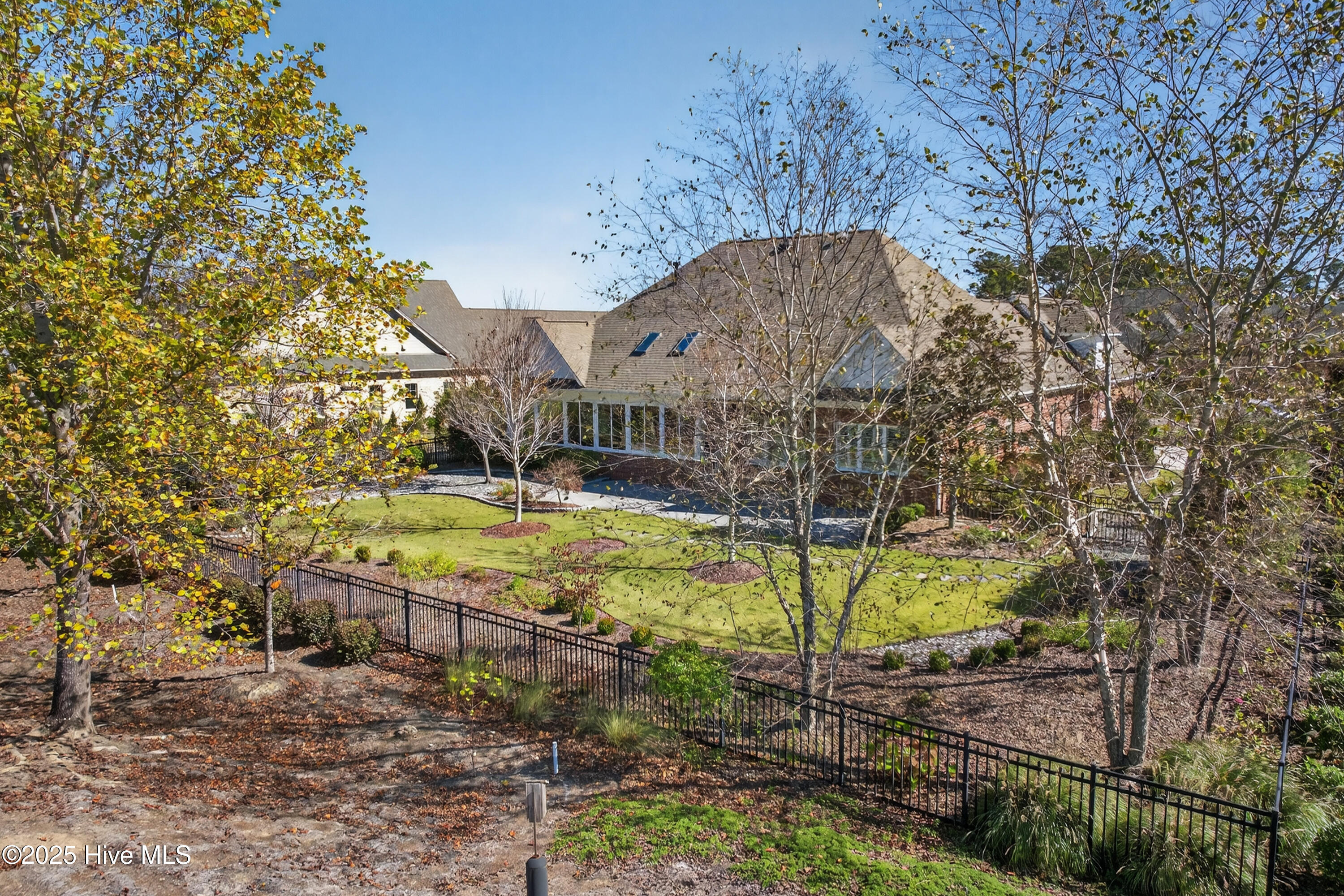 100527898 | Photo 68