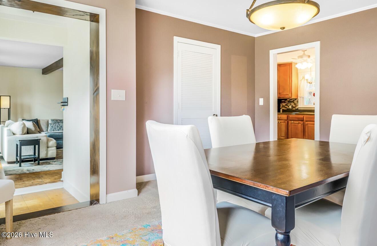 100564742 | Photo 11