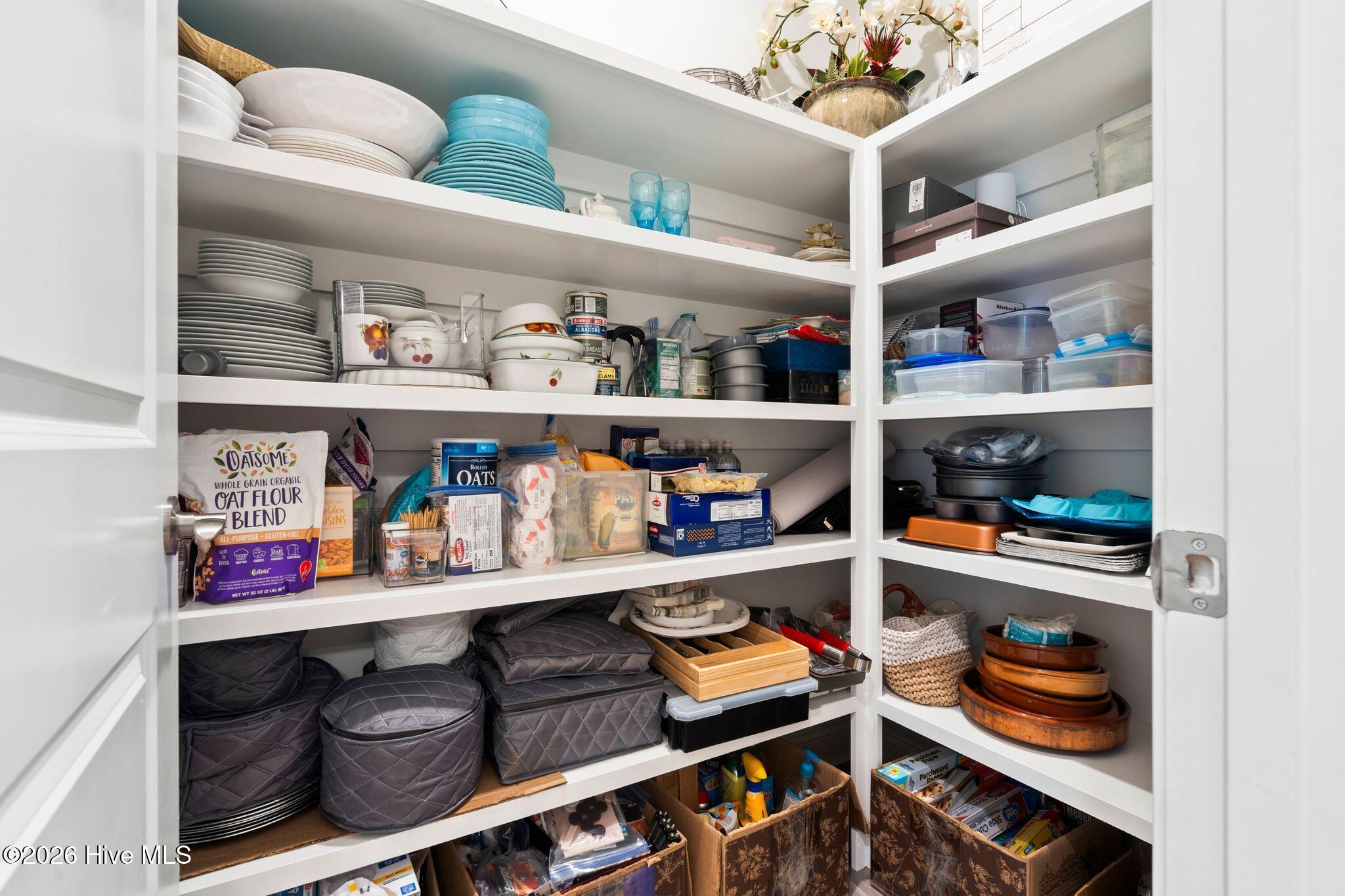 100553867 | Photo 13