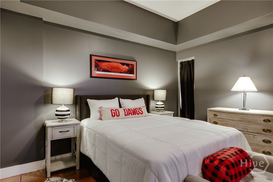 494 Baxter Street 32