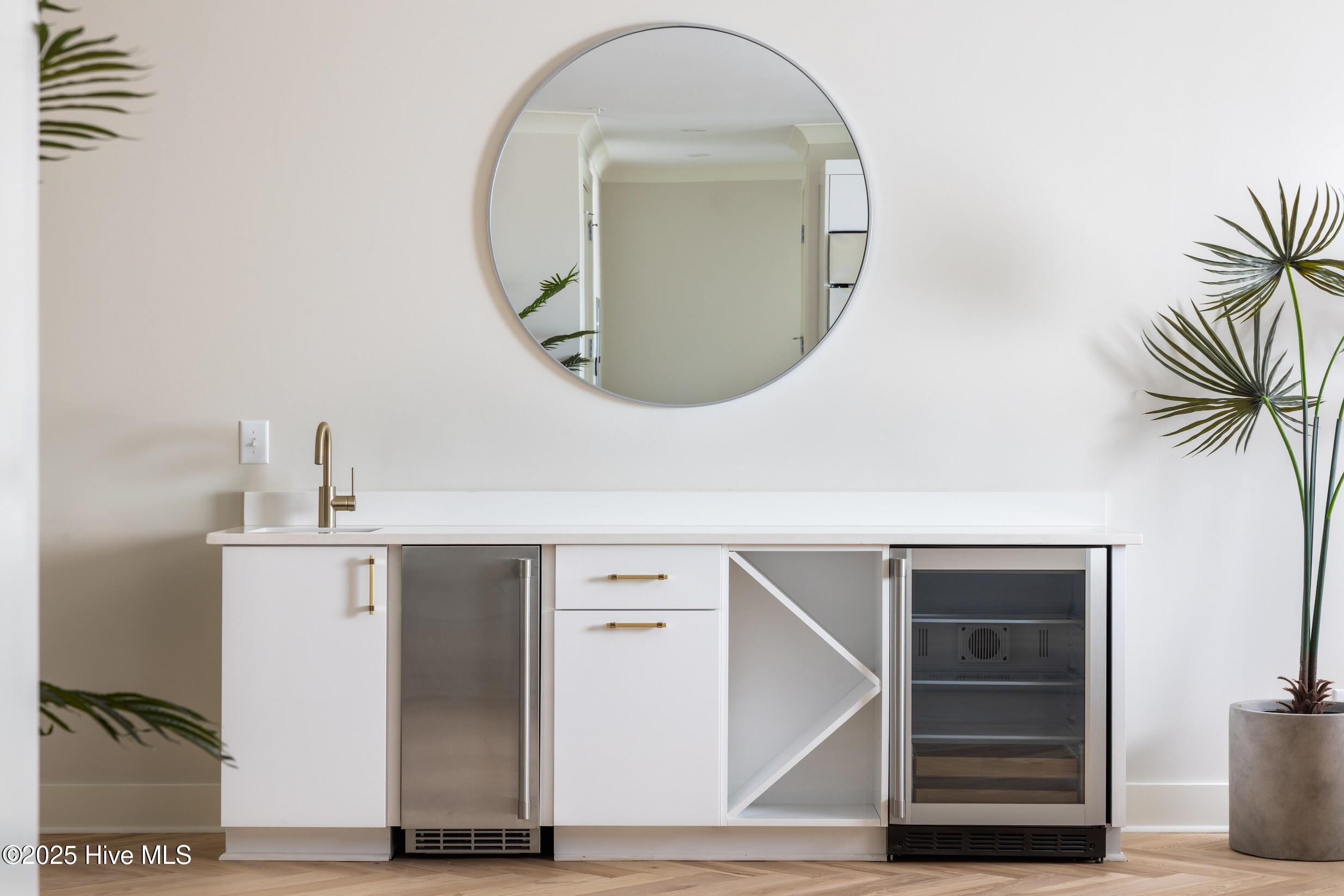 100503117 | Photo 11