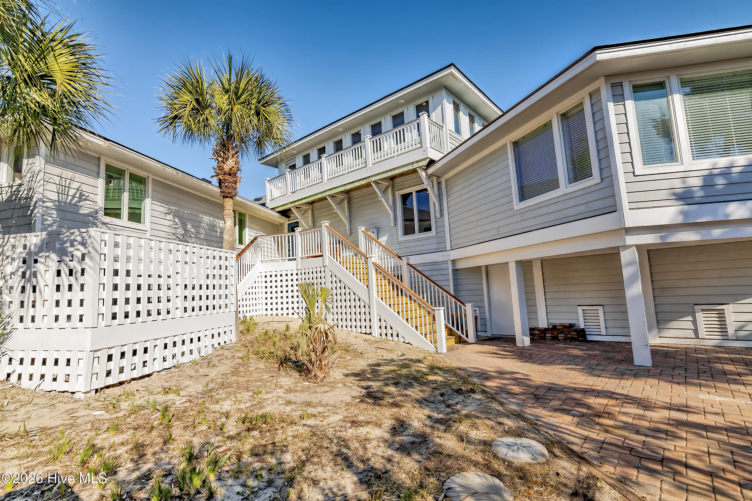 100560271 | Photo 54