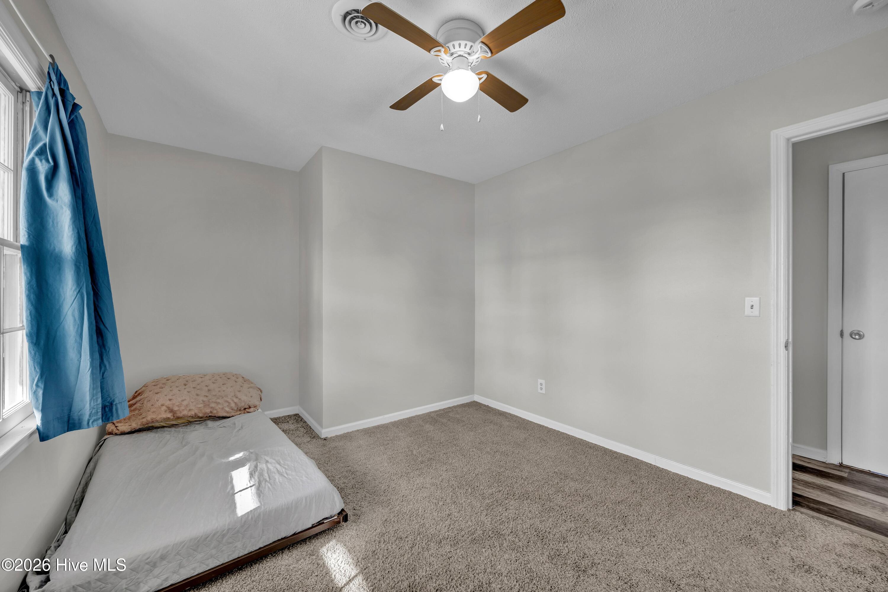 100550885 | Photo 18