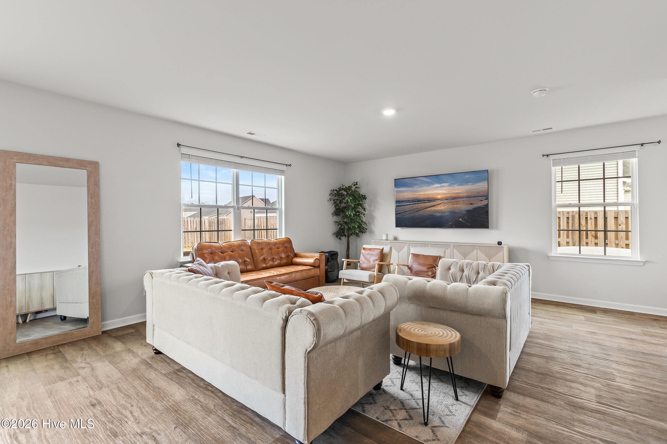 100549740 | Photo 10