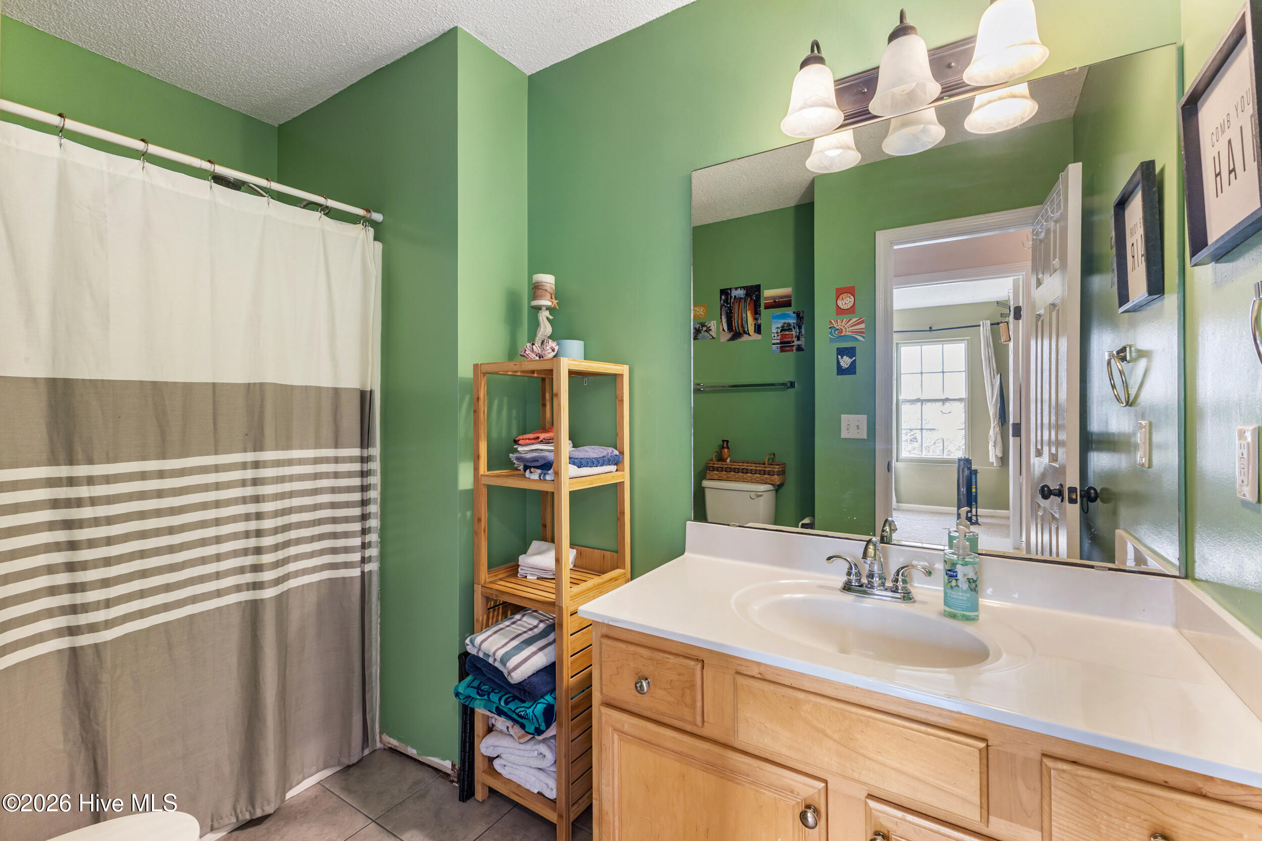 100549316 | Photo 17