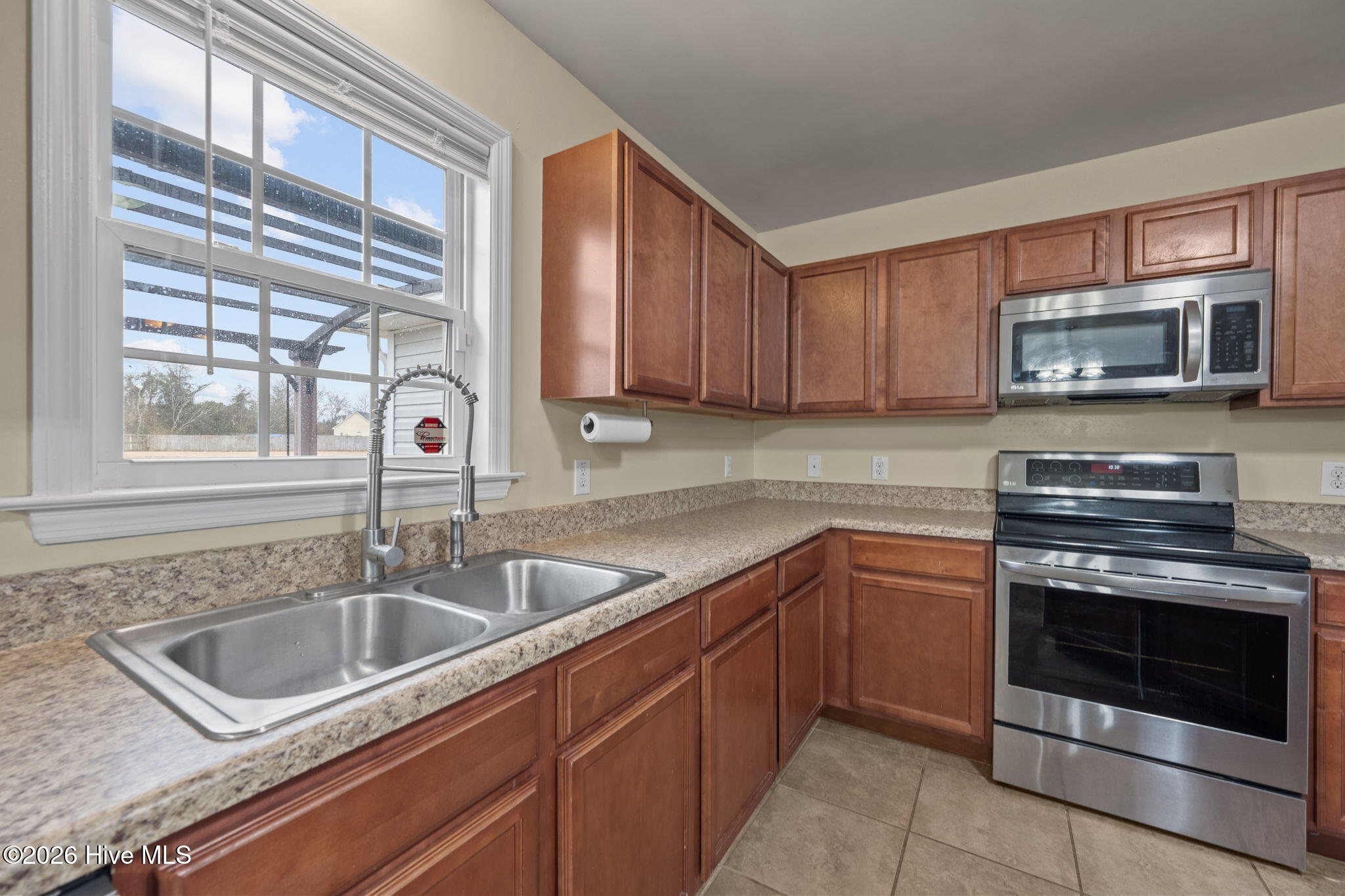 100554130 | Photo 19