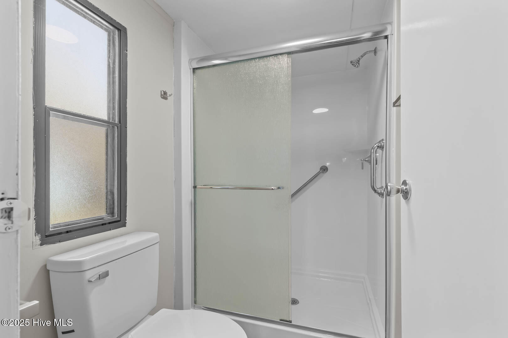 100565795 | Photo 20