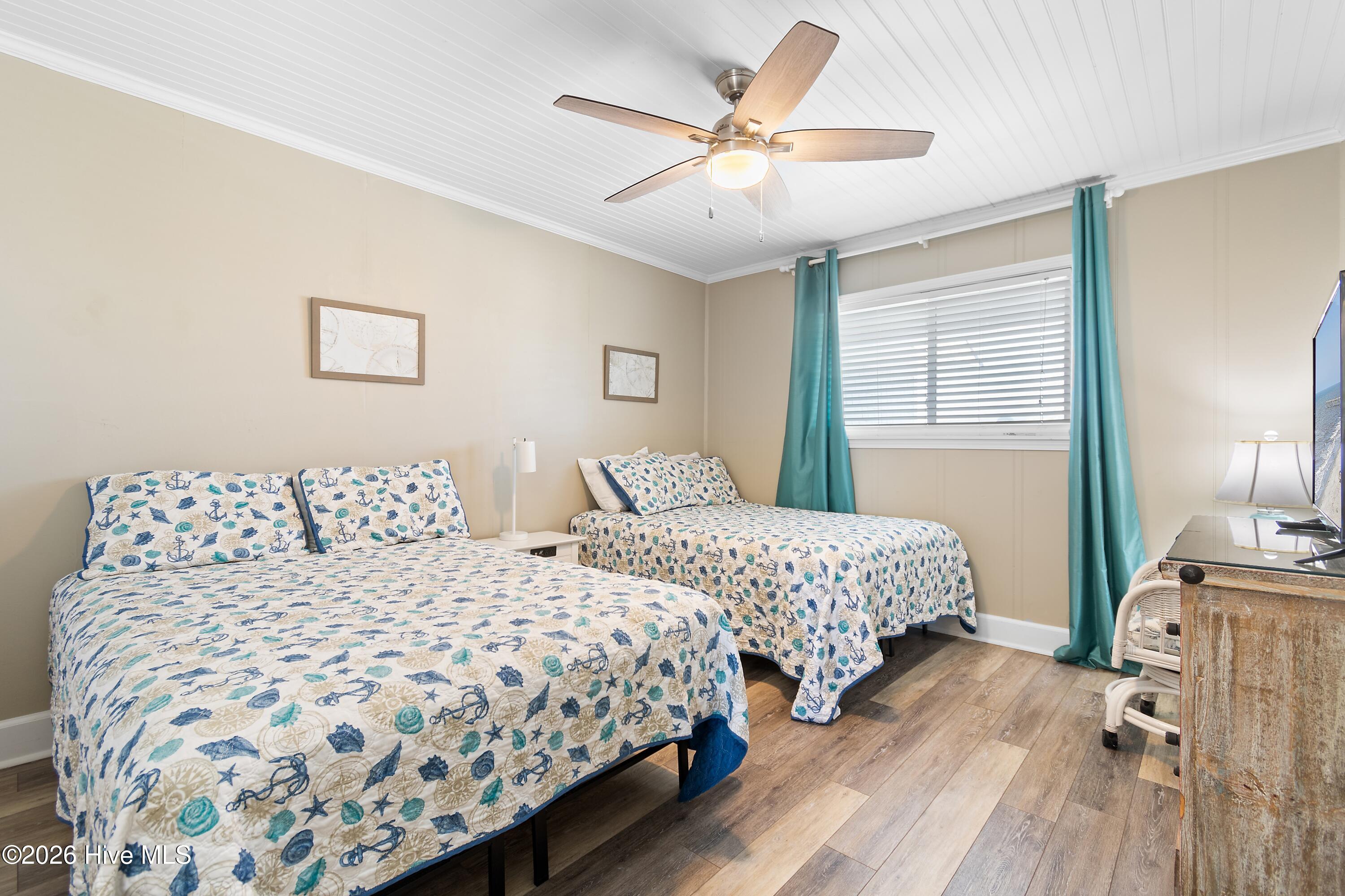 100568151 | Photo 22