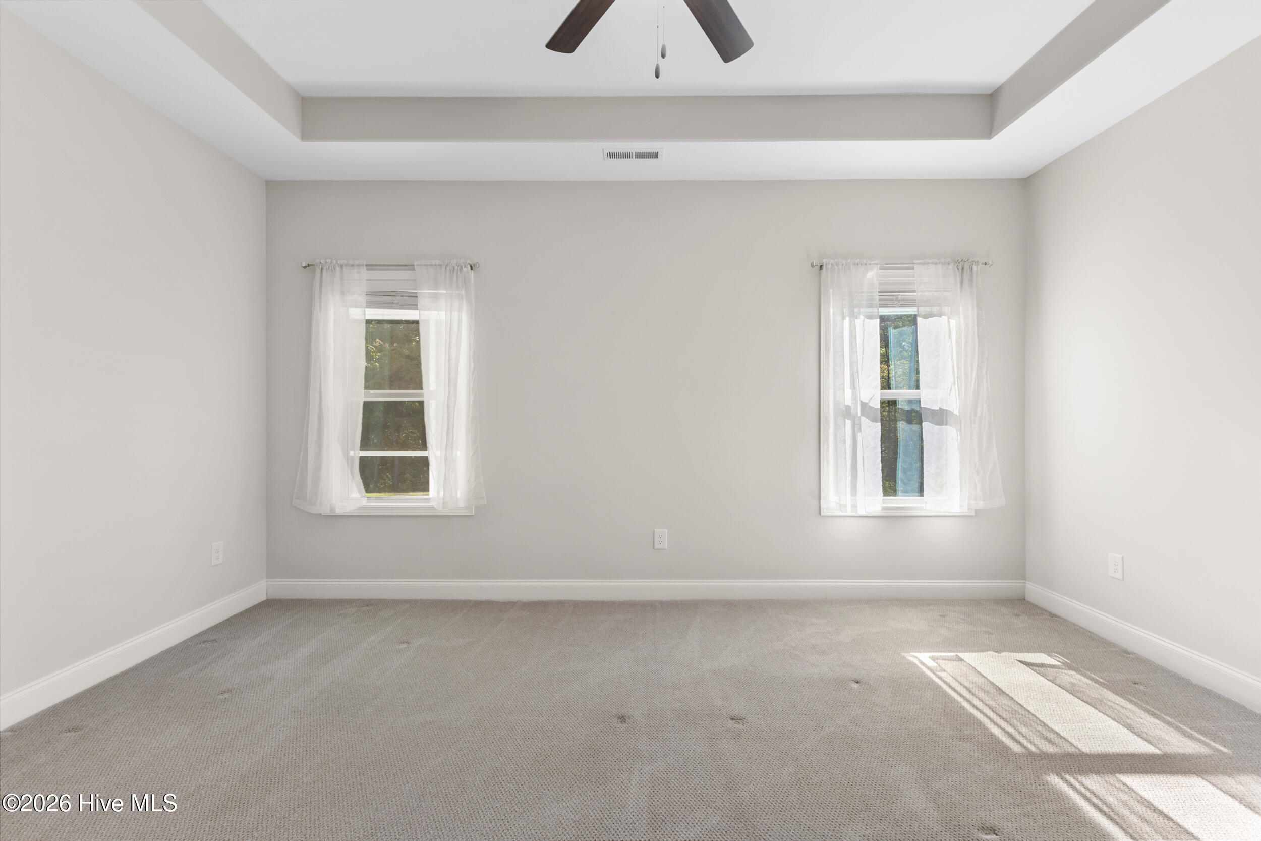 100535849 | Photo 12