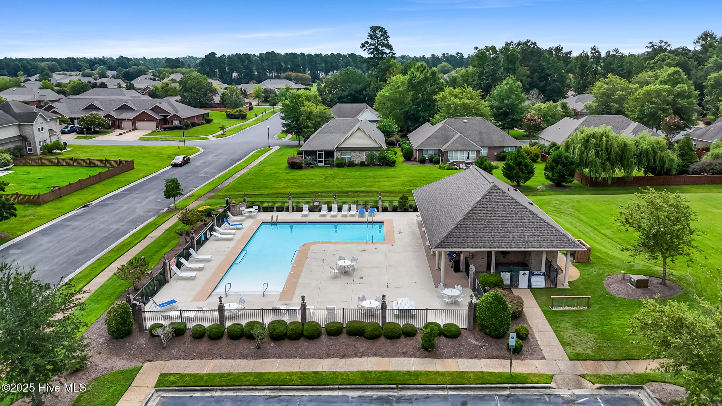 100536932 | Photo 24