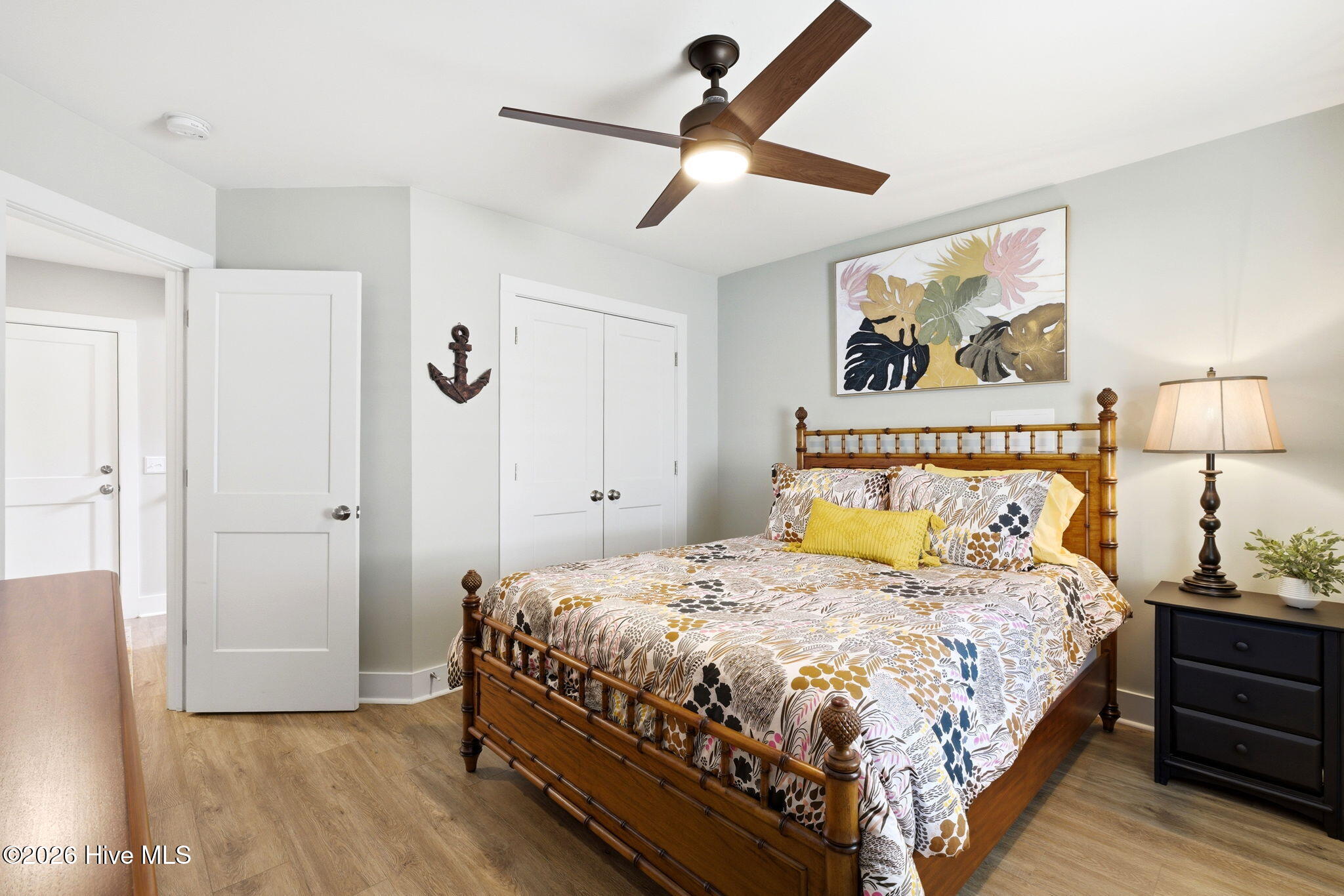 100567990 | Photo 21