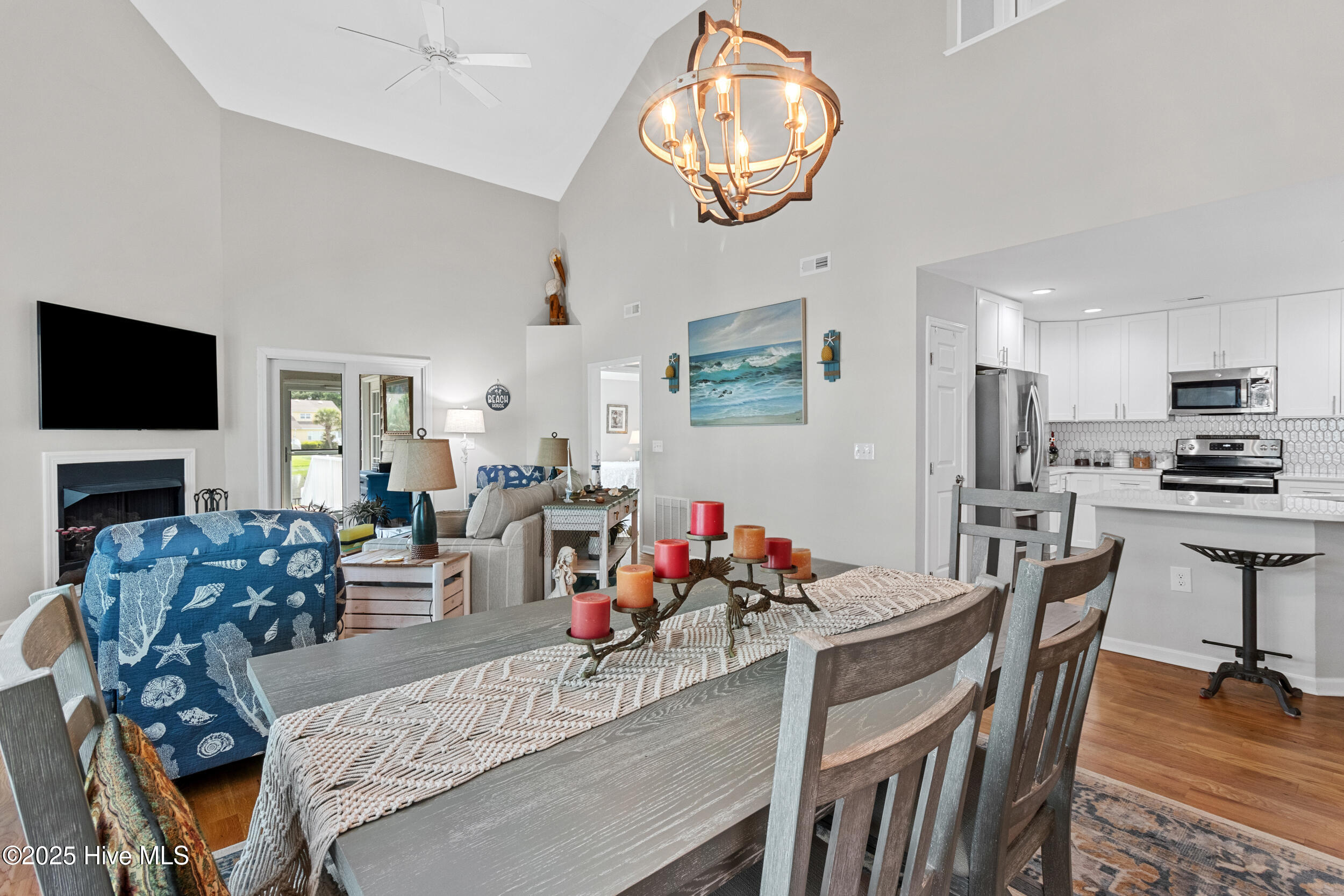 656 Settlers Lane, Kure Beach, NC 28449 – photo 12: dining area