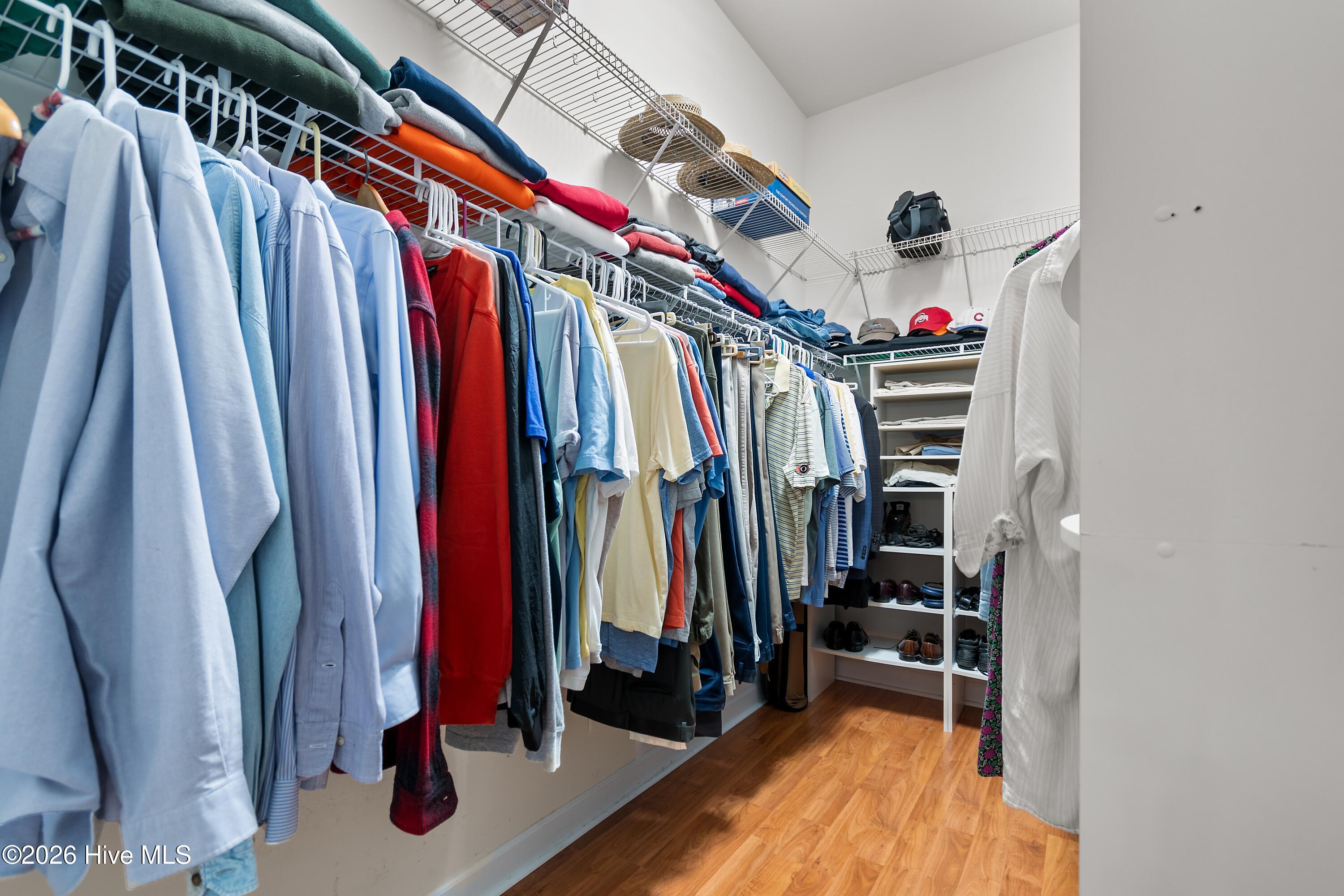 100549811 | Photo 30