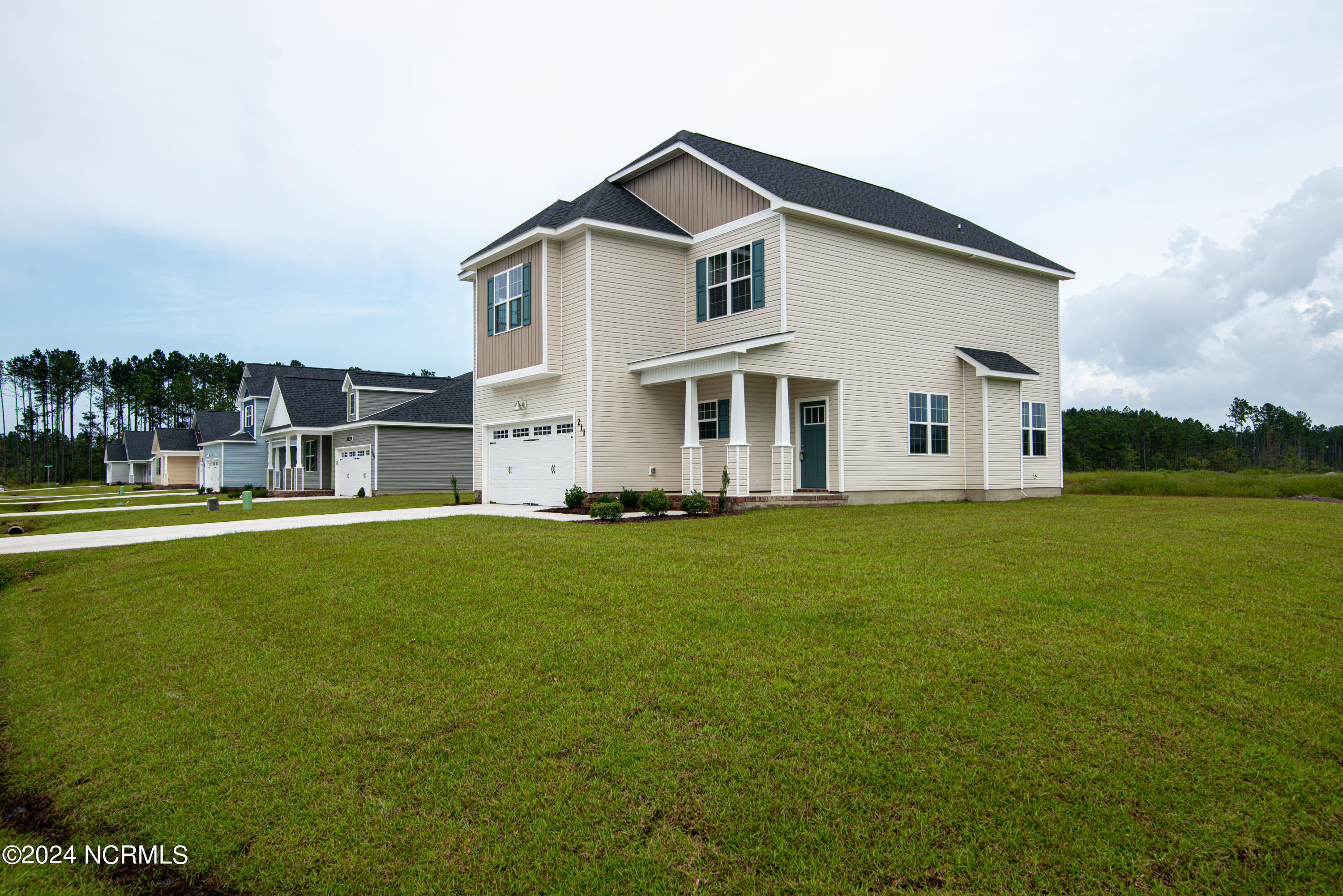 100563429 | Photo 45