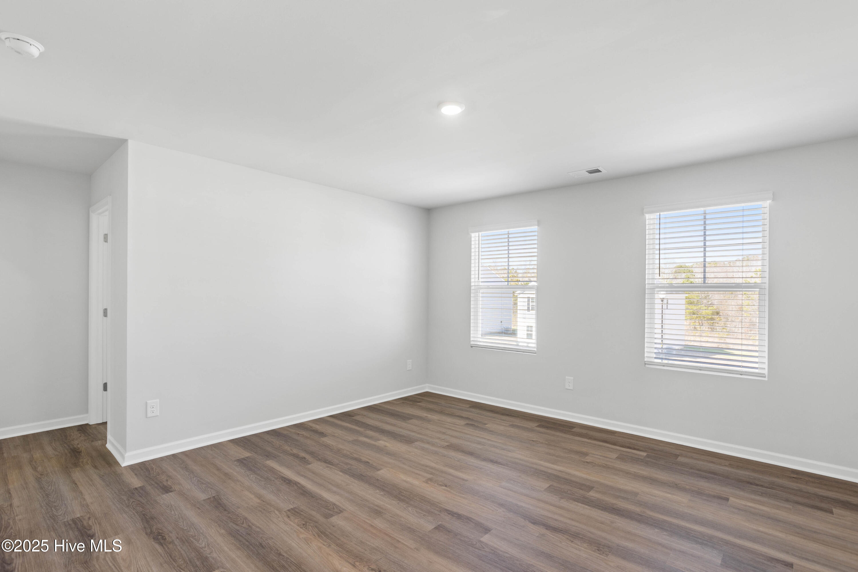 100546626 | Photo 16