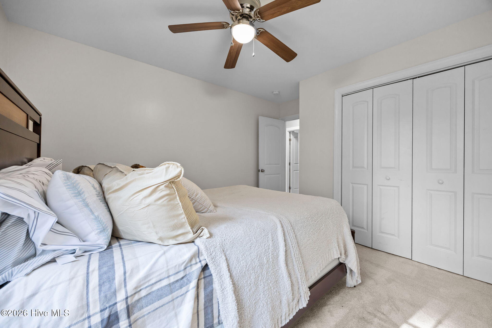 100550598 | Photo 26