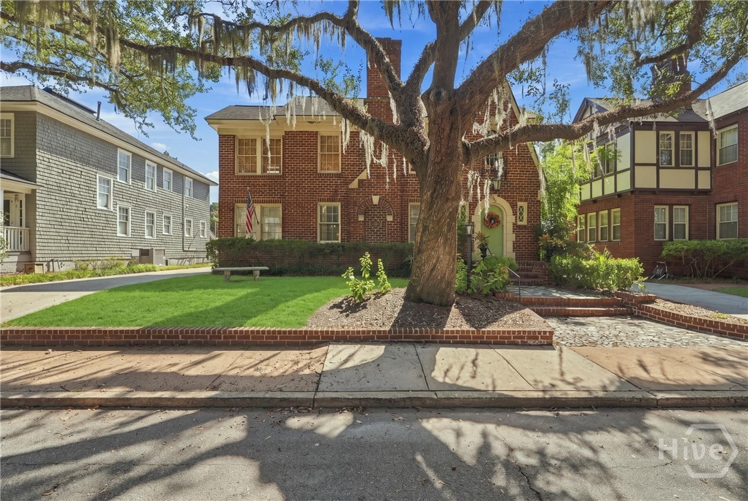 Photo 2 of Single family home for sale at 633 E 46th Street, Savannah, GA 31405 | MLS# SA365778 | Listing updated on 2026-10-07