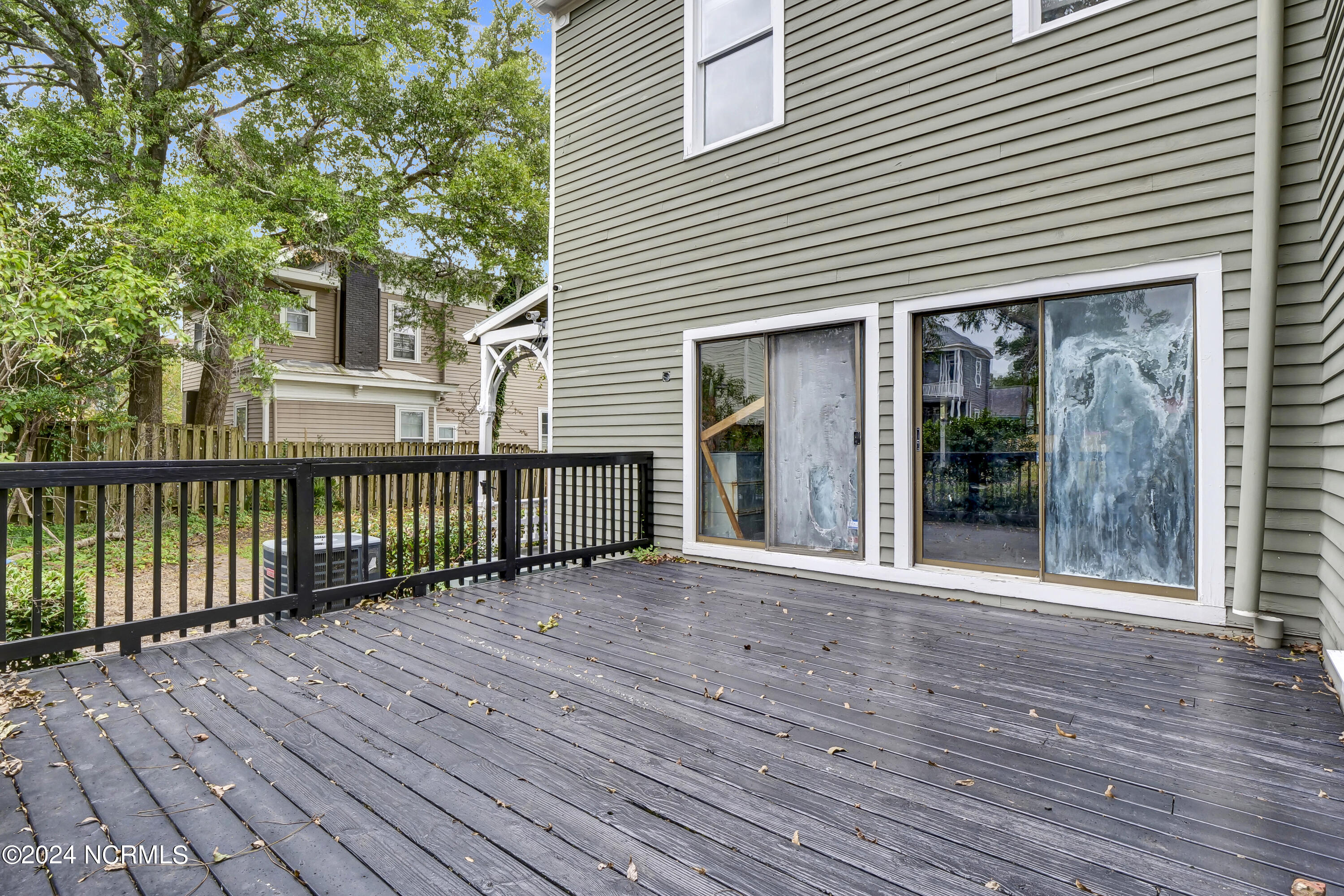 100472145 | Photo 58