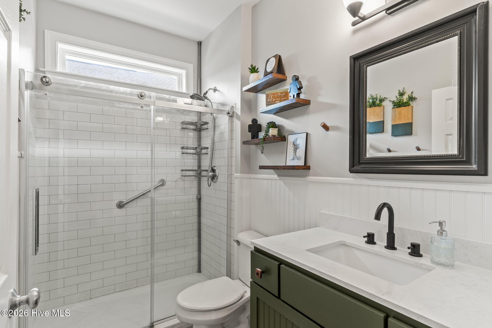 100562744 | Photo 12