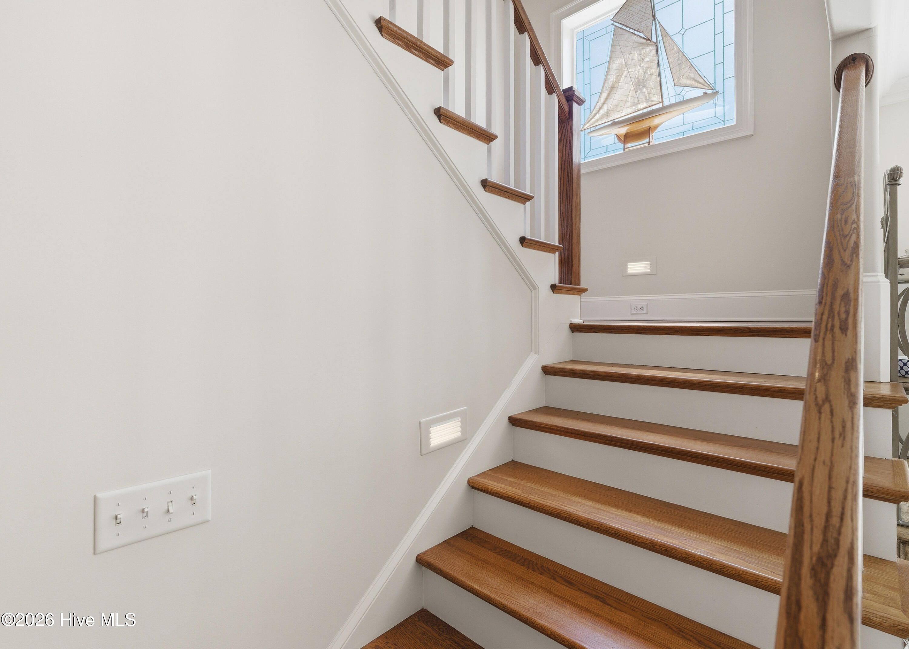 100569454 | Photo 45