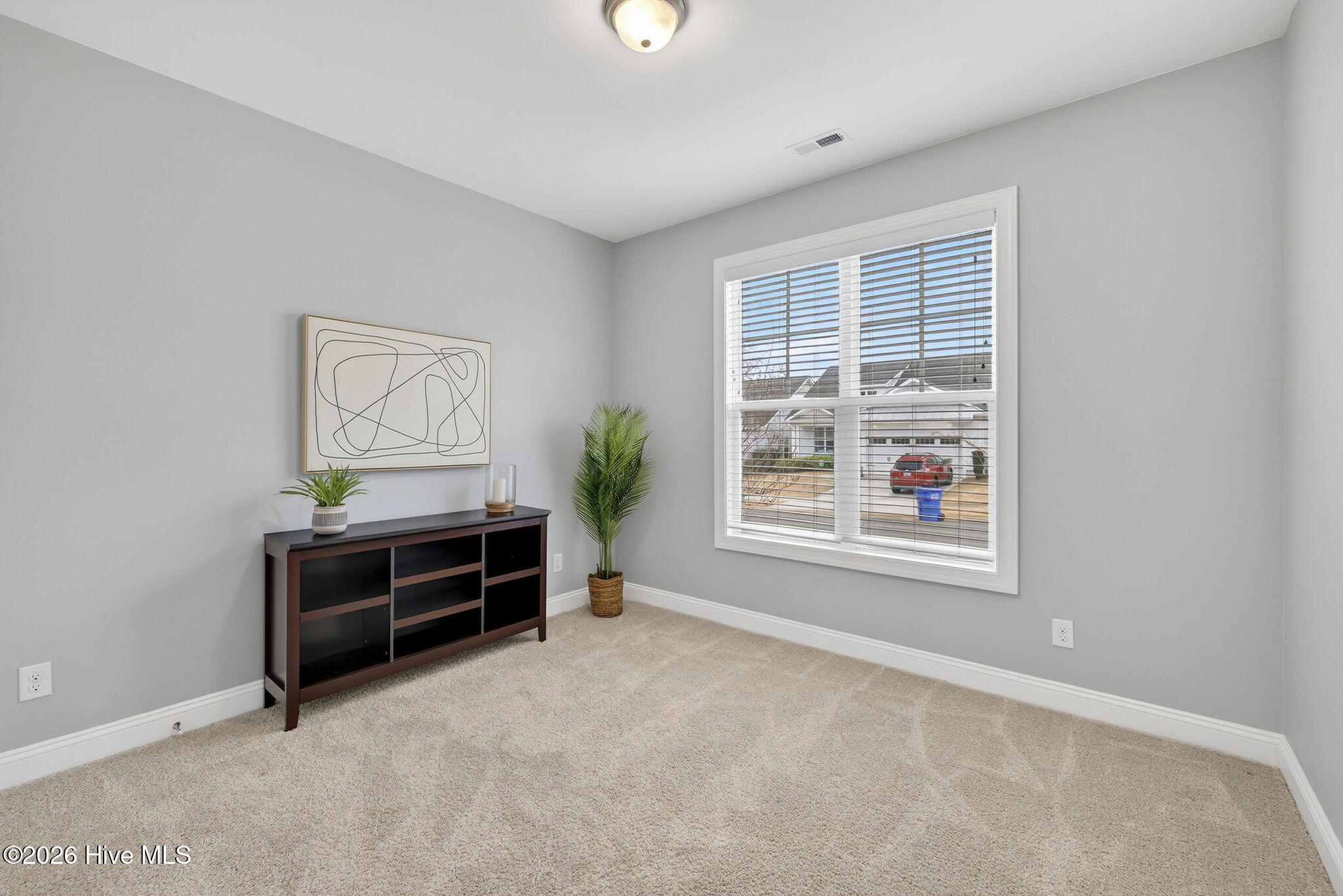 100557170 | Photo 17