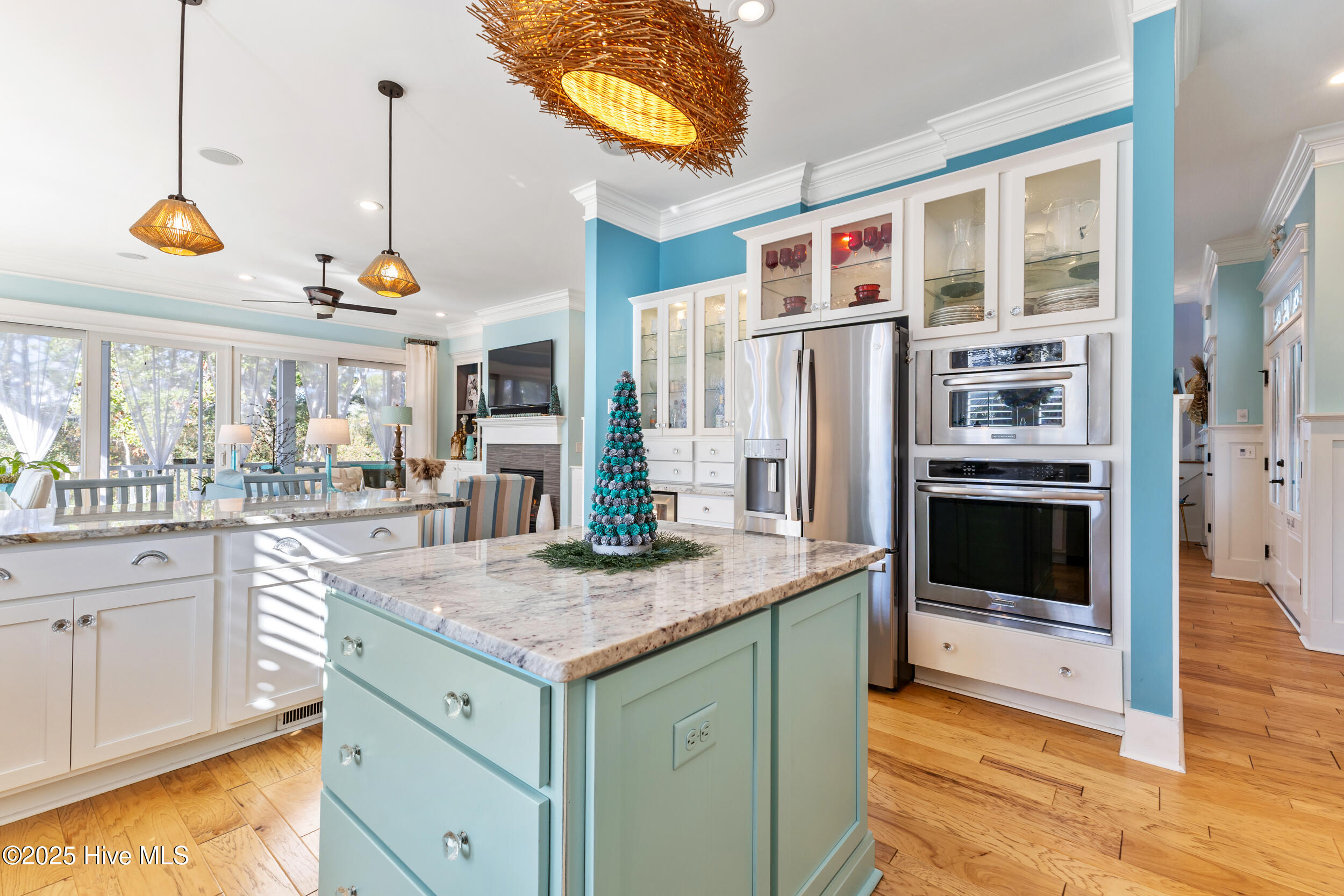 100543179 | Photo 24