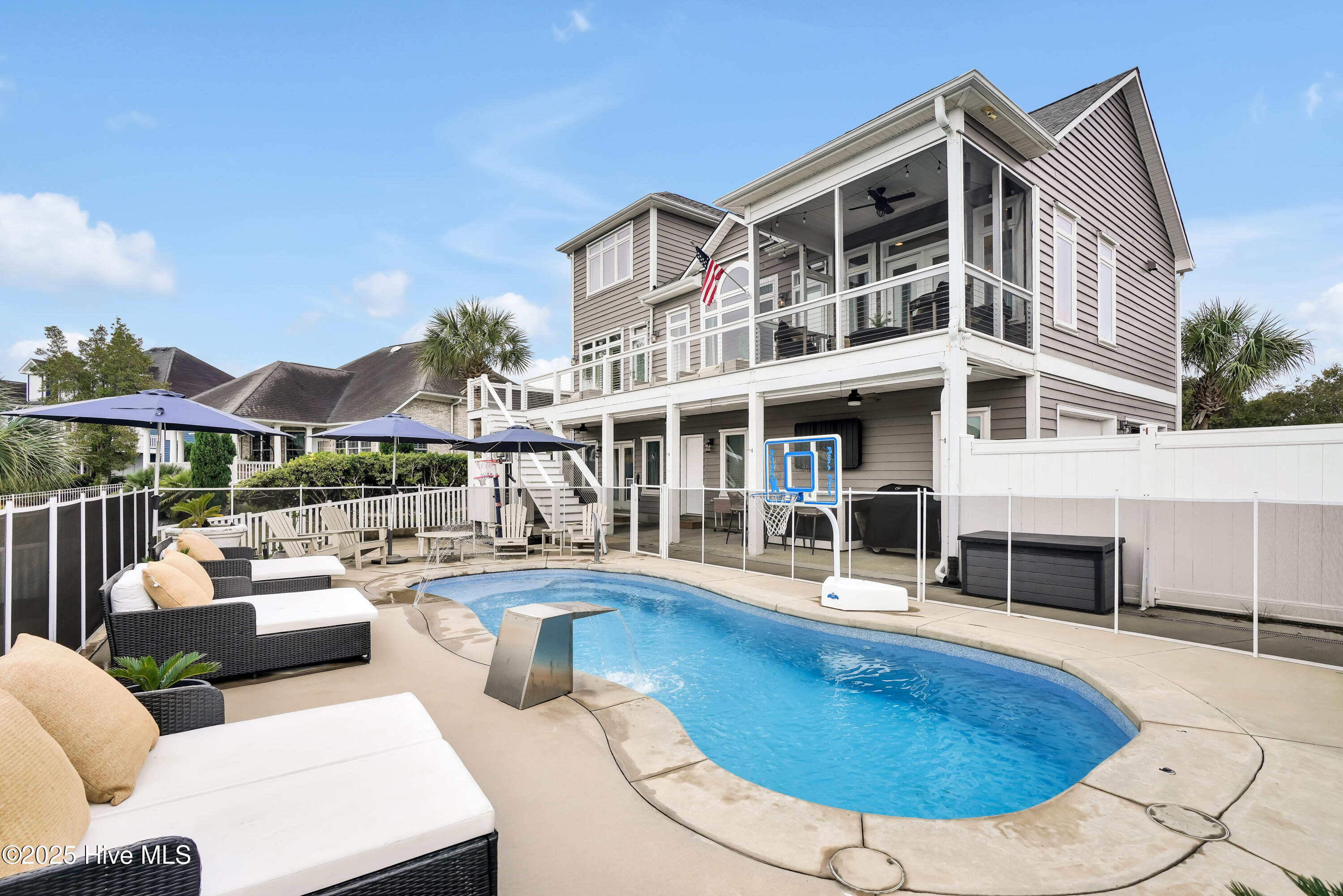 100540154 | Photo 33