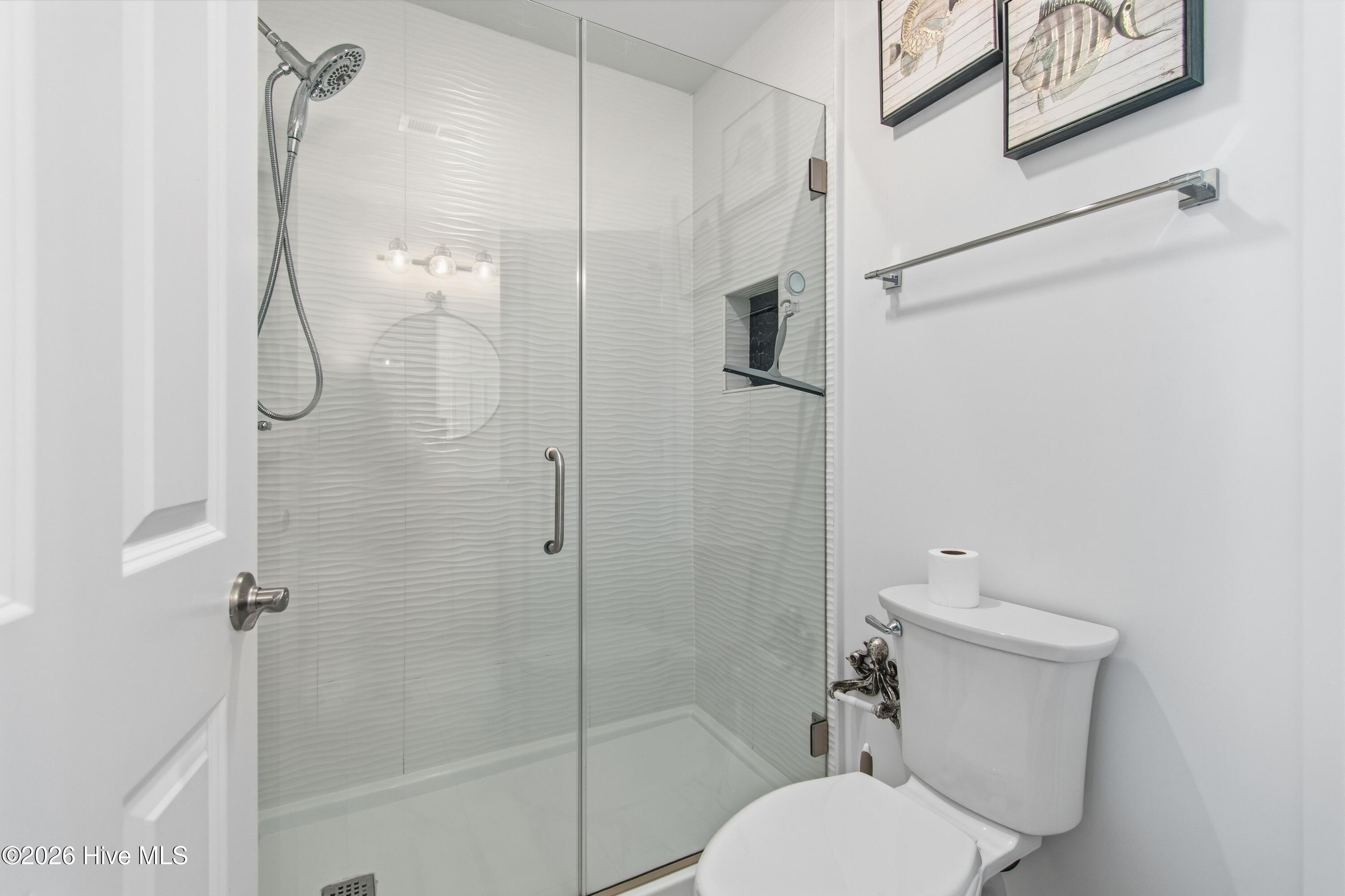 100547553 | Photo 30