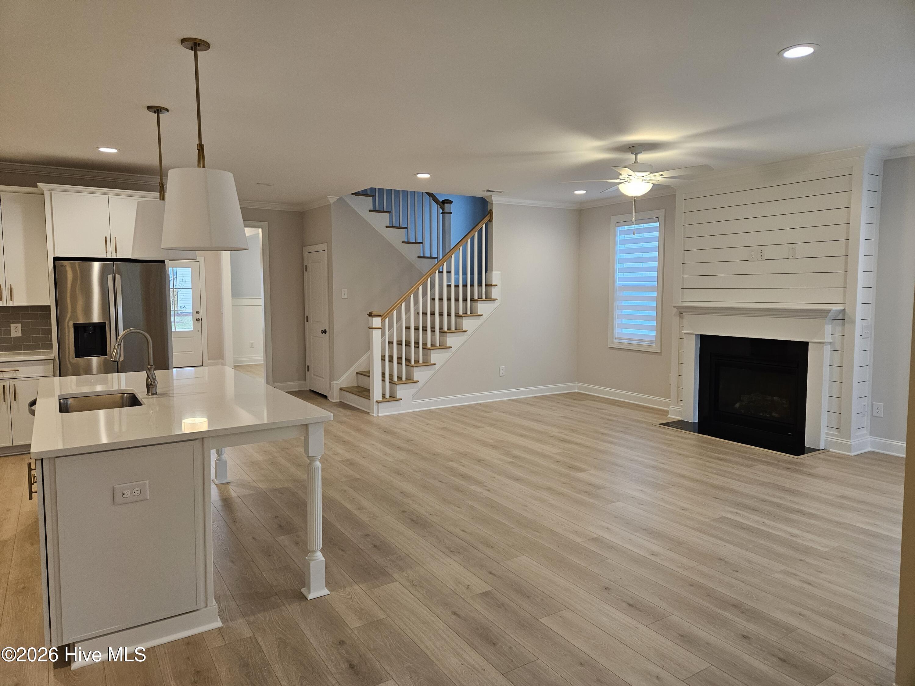 100569103 | Photo 13